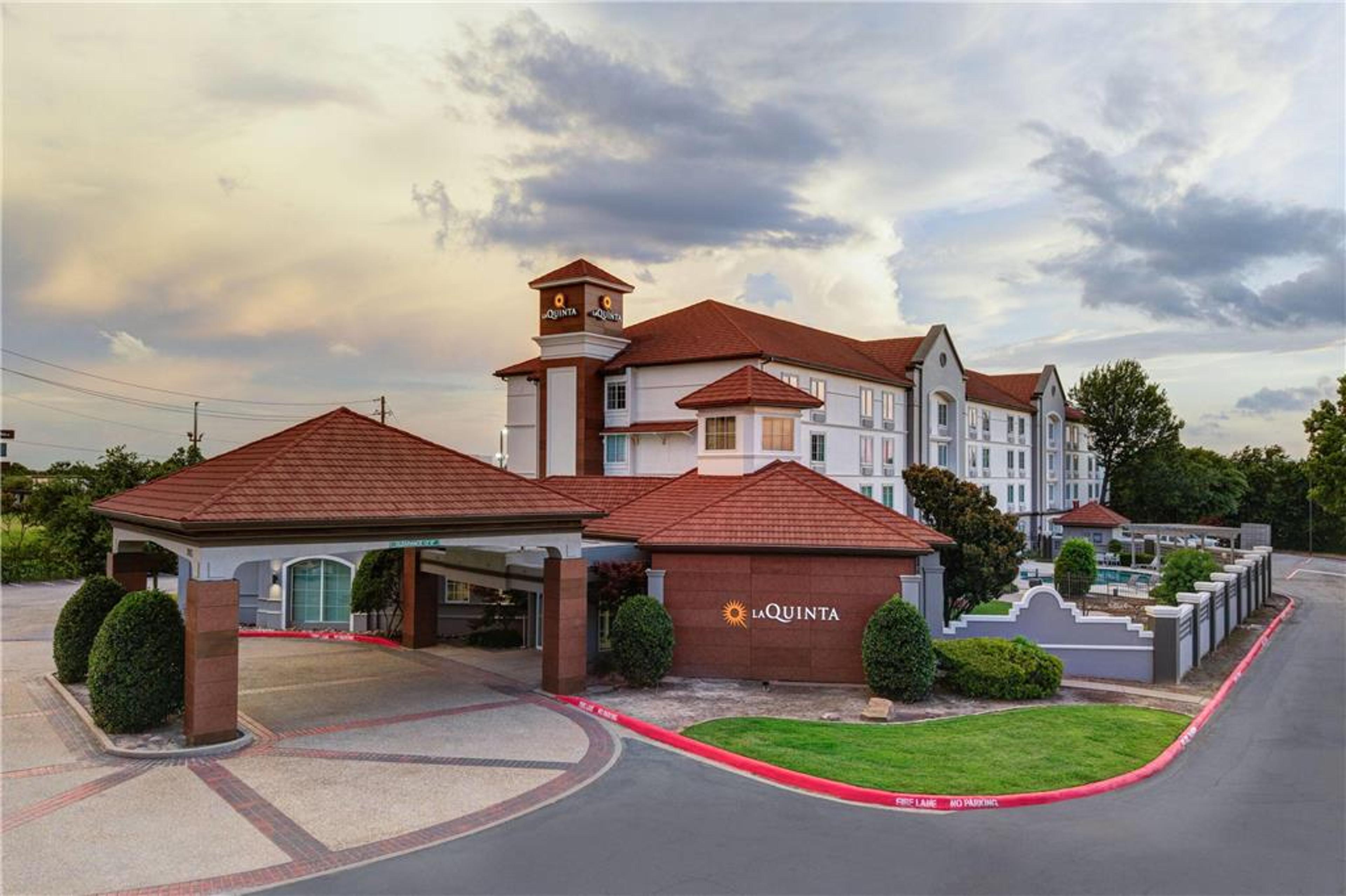 LA QUINTA INN STE SHERMAN