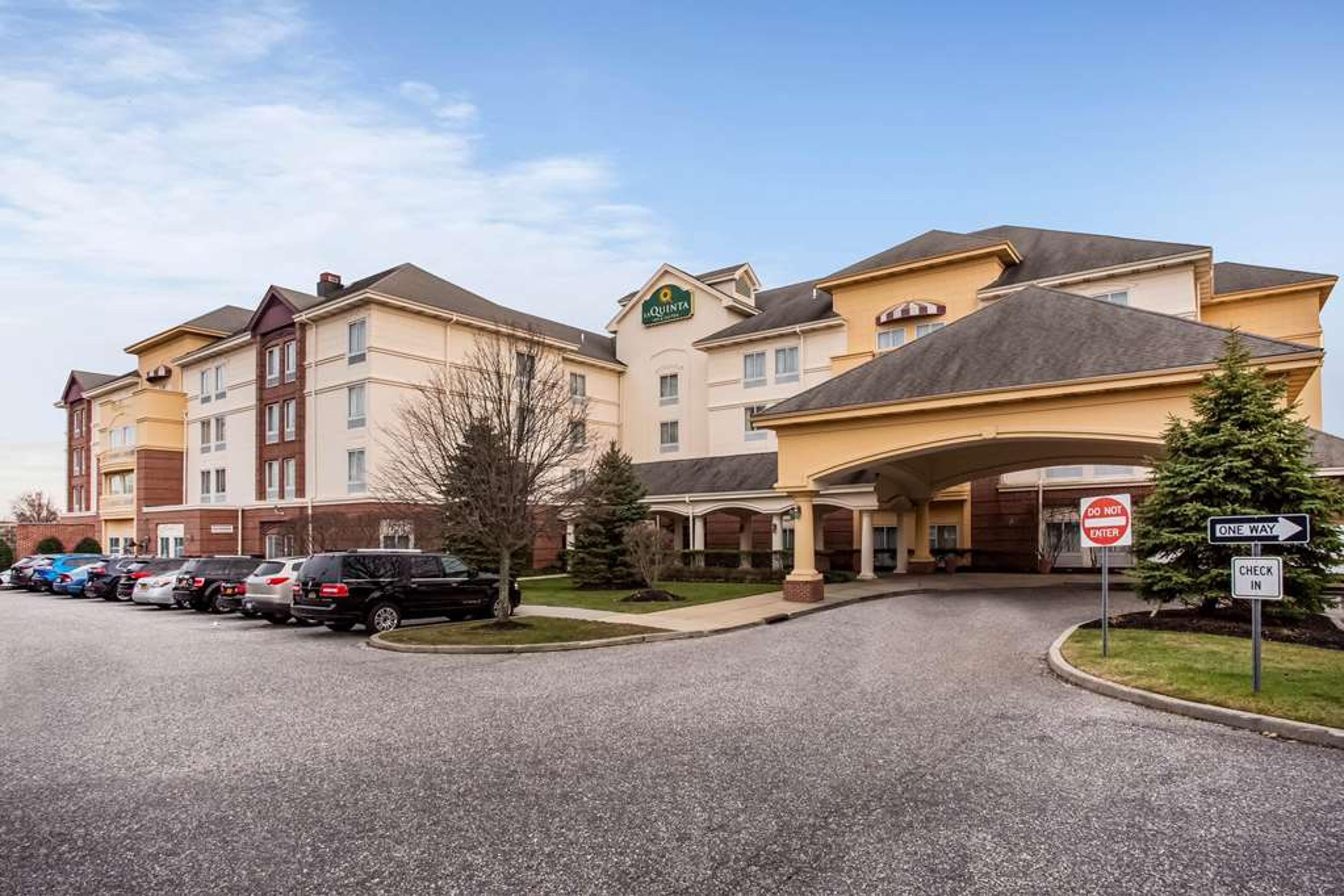 LA QUINTA INN STE ISP MACARTHUR AP