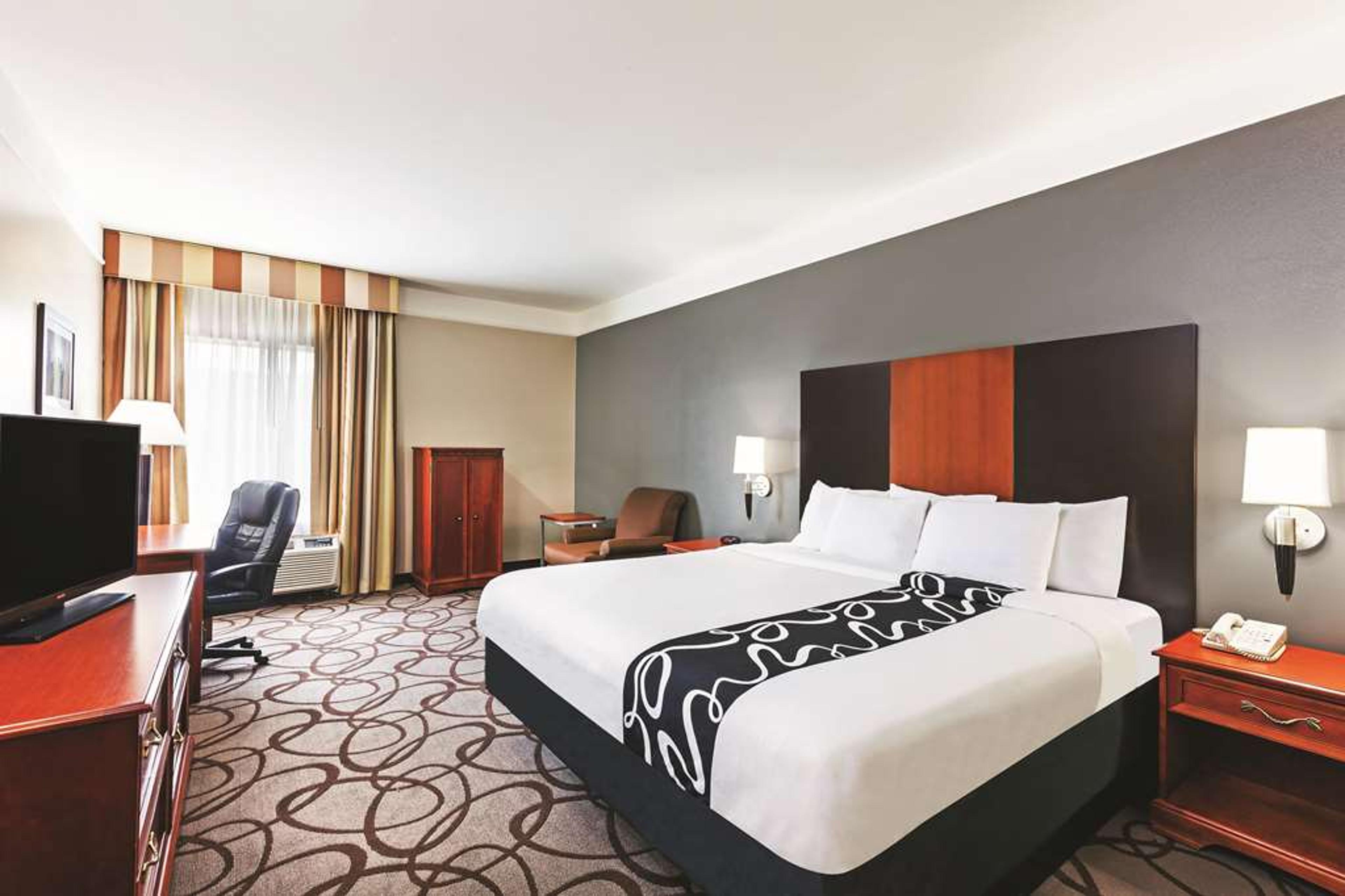 LA QUINTA INN AND SUITES GRANBURY
