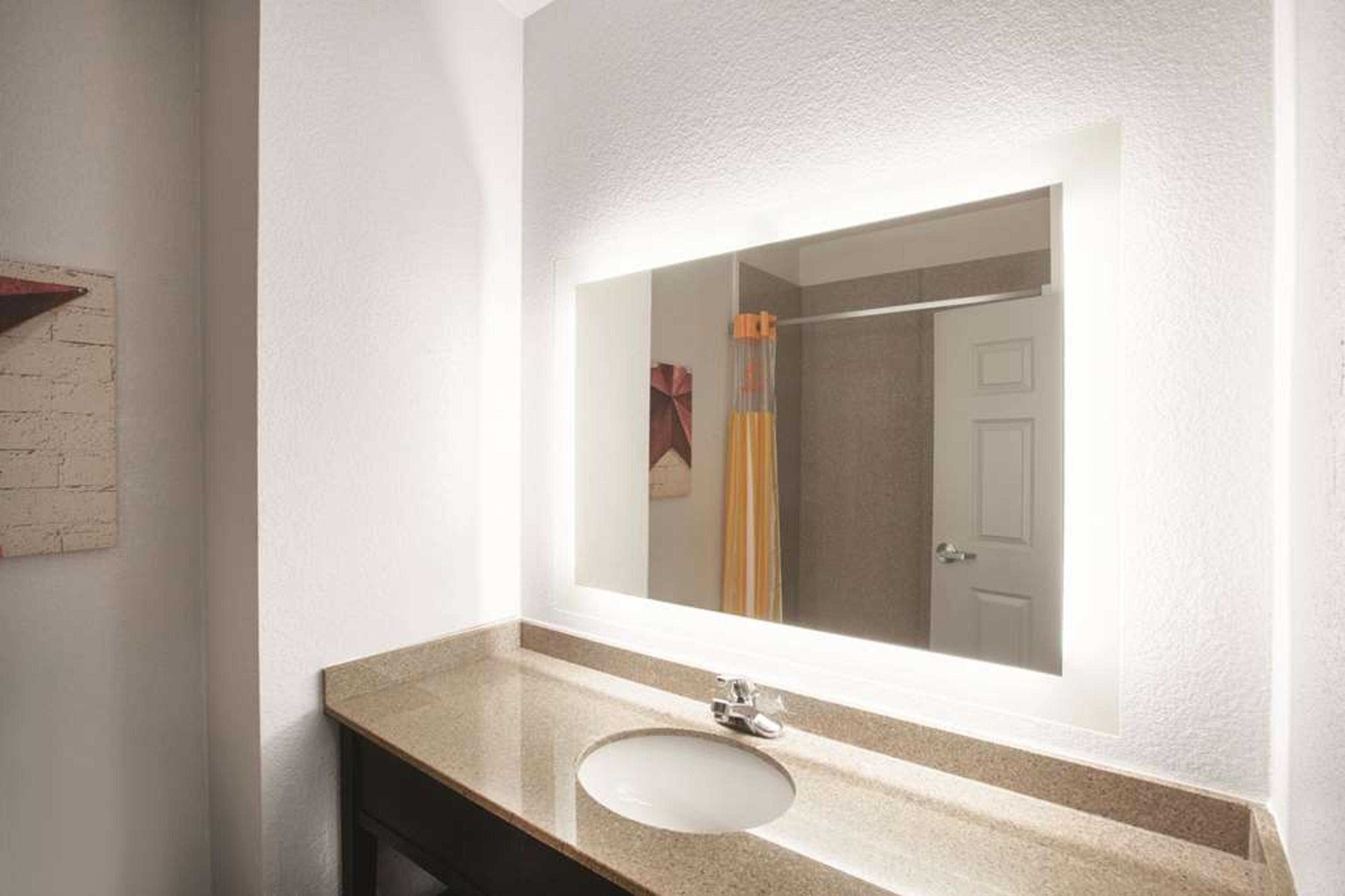 LA QUINTA INN STE MANSFIELD
