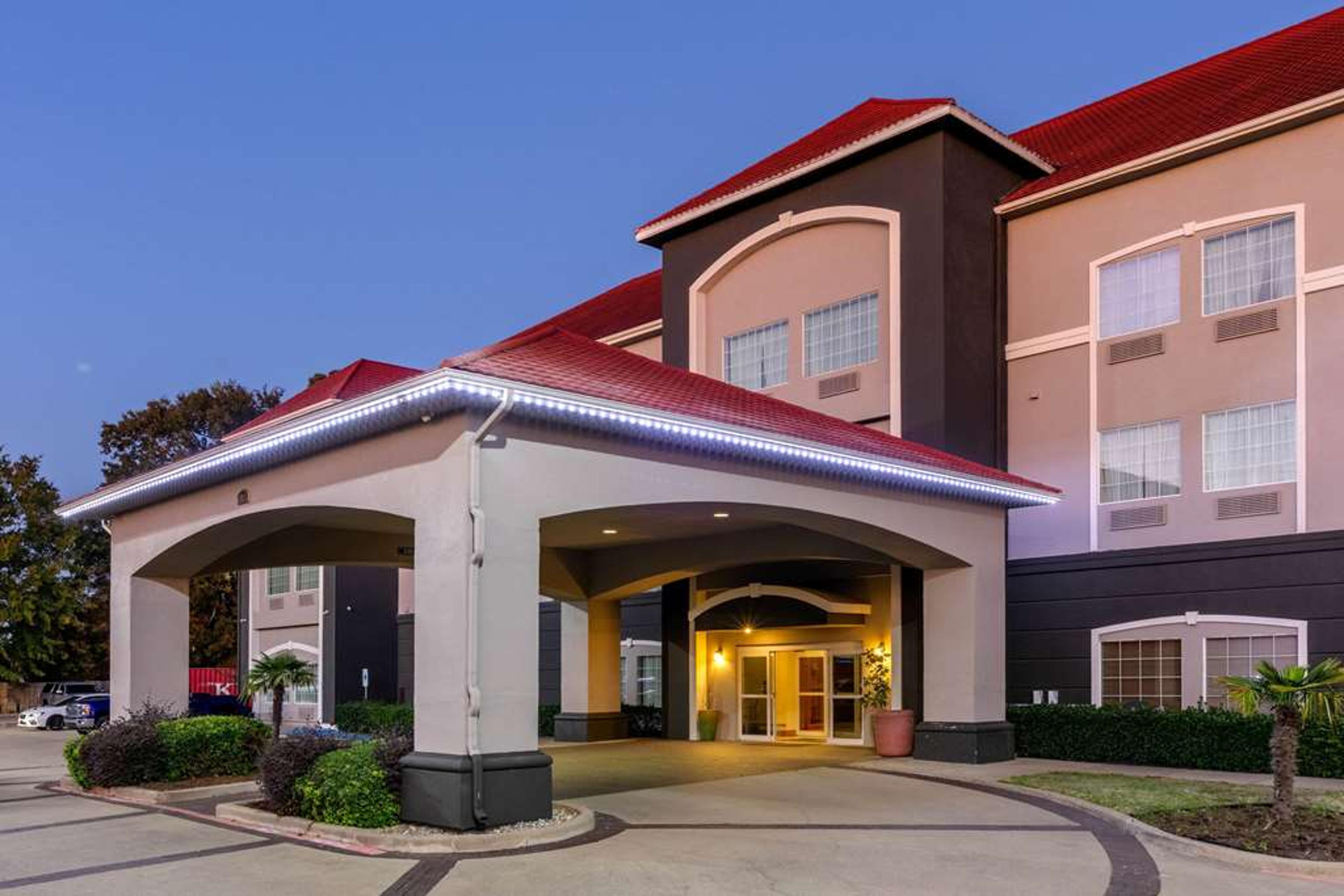 LA QUINTA INN STE LONGVIEW SOUTH