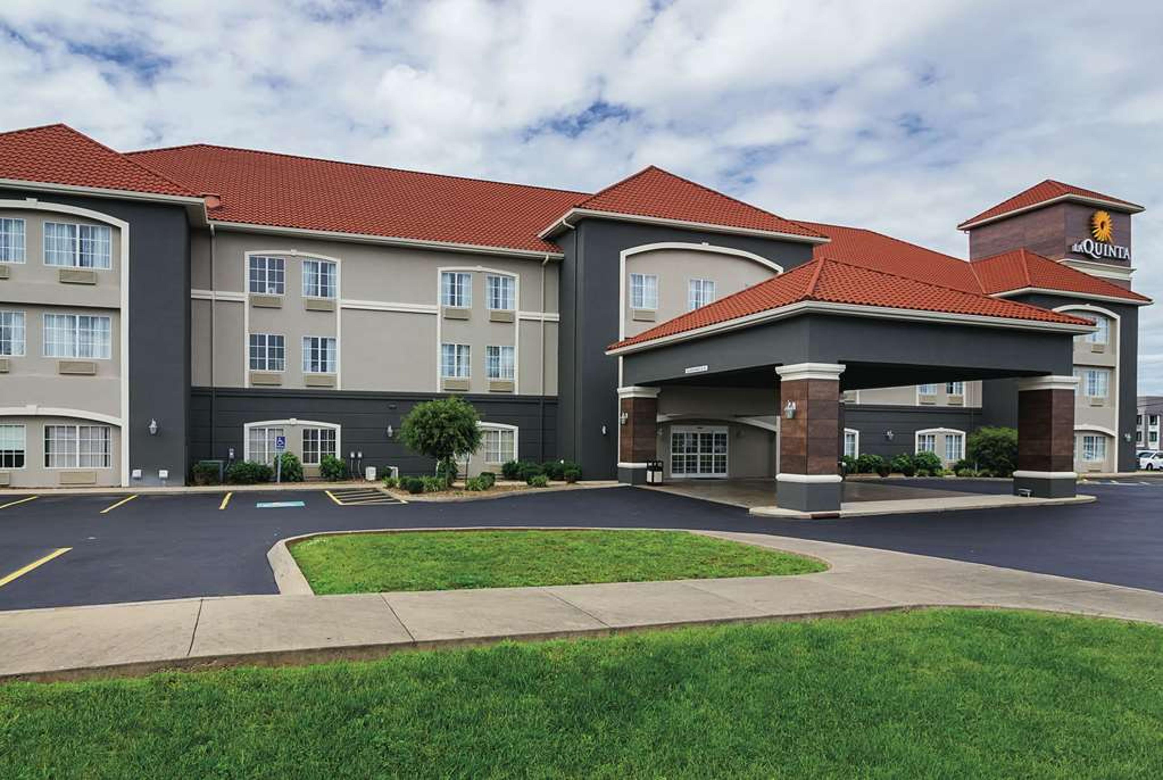 LA QUINTA INN STE BOWLING GREEN