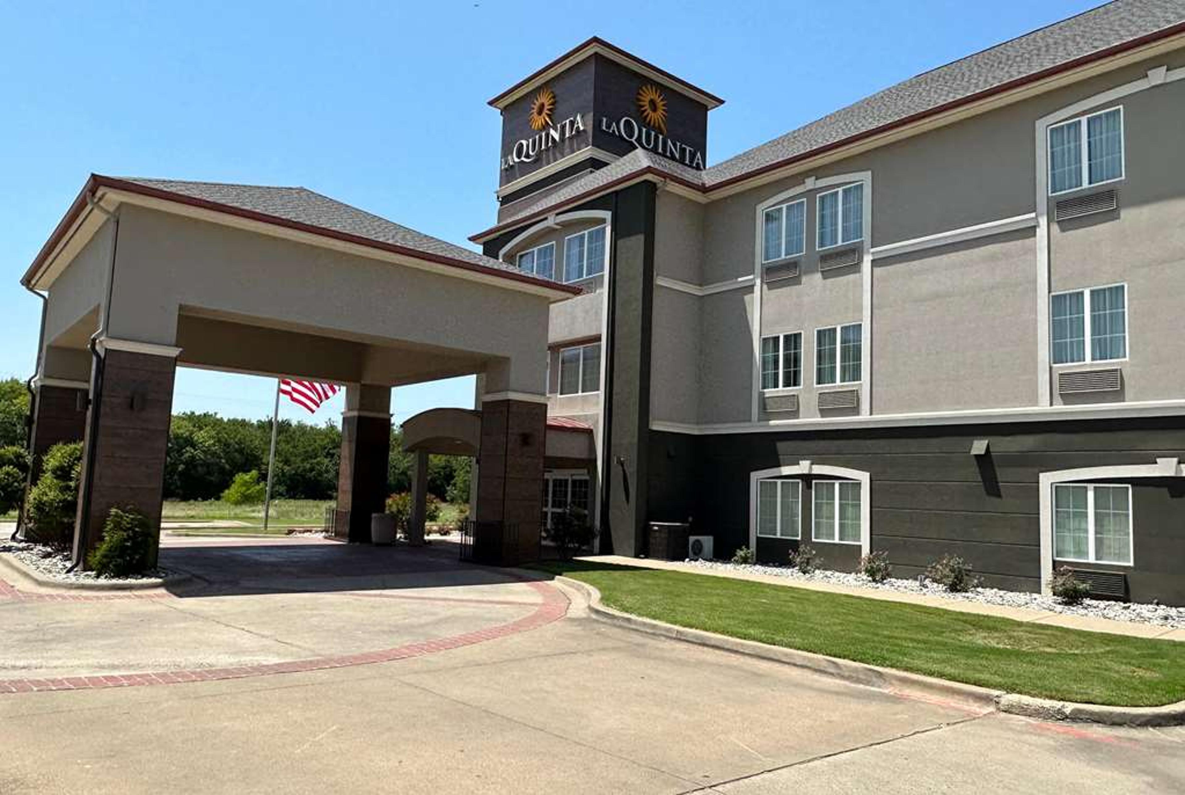 LA QUINTA INN STE SULPHUR SPRINGS