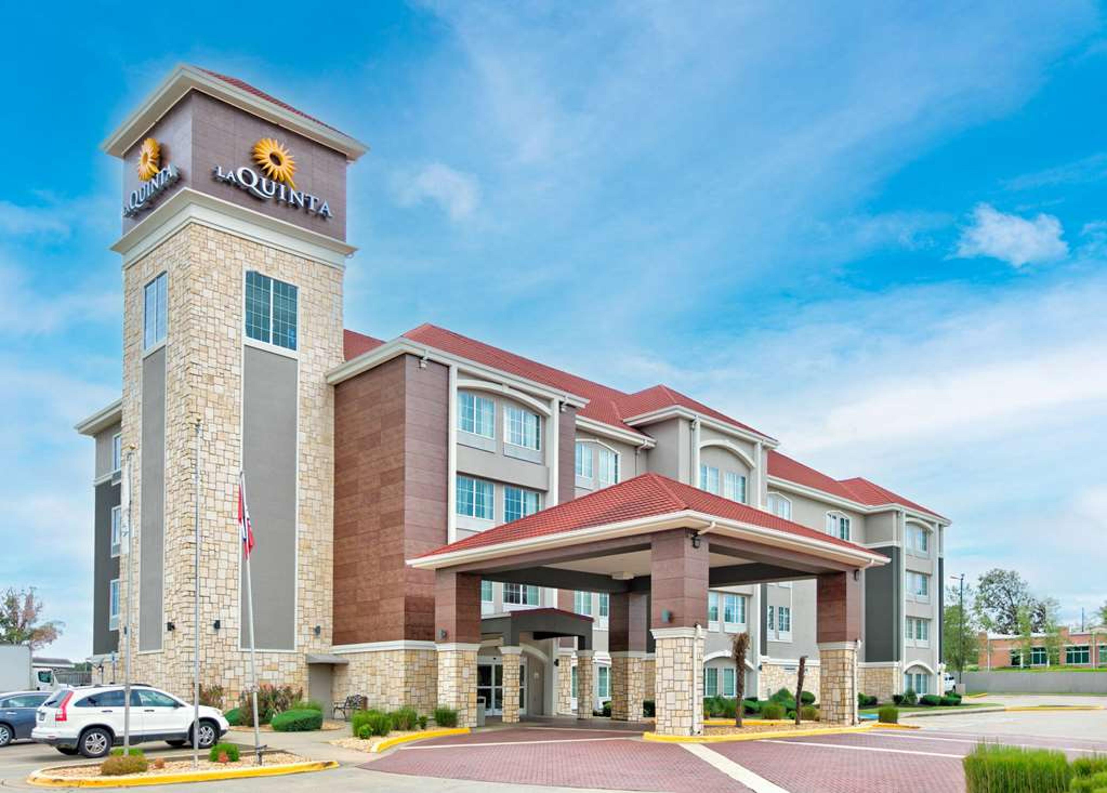 LA QUINTA INN STE BRYANT