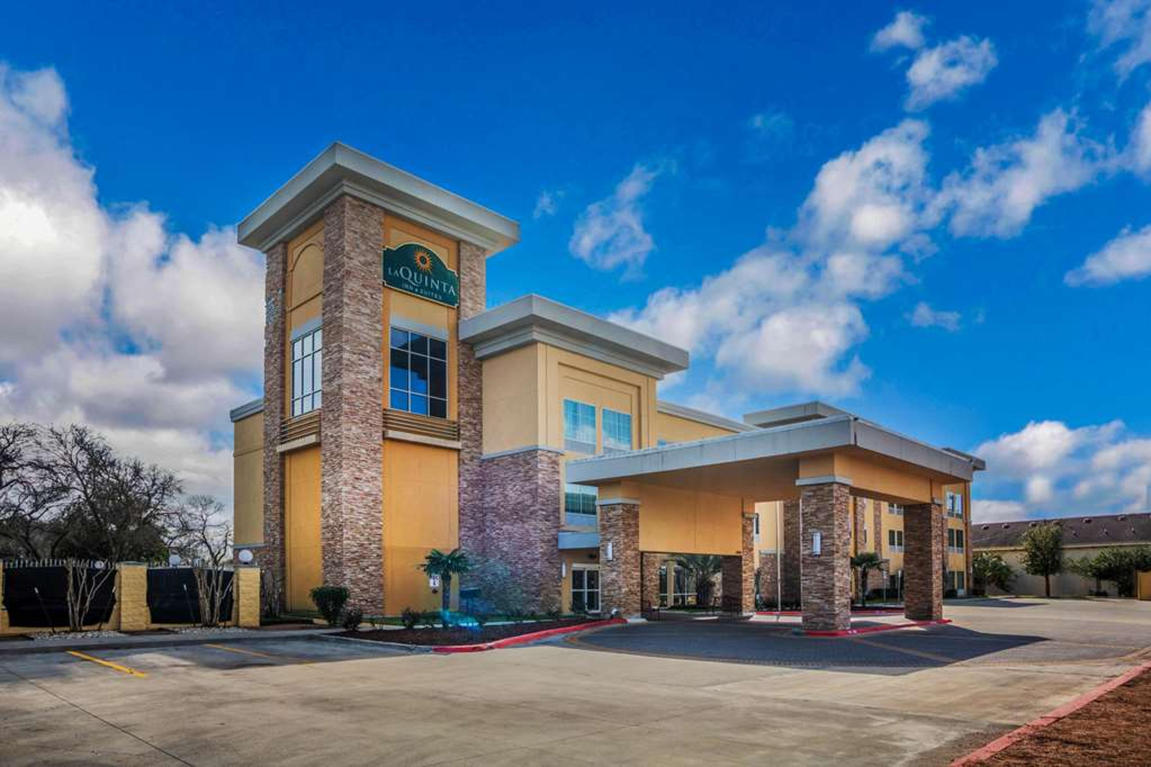 LA QUINTA INN STE  BEEVILLE