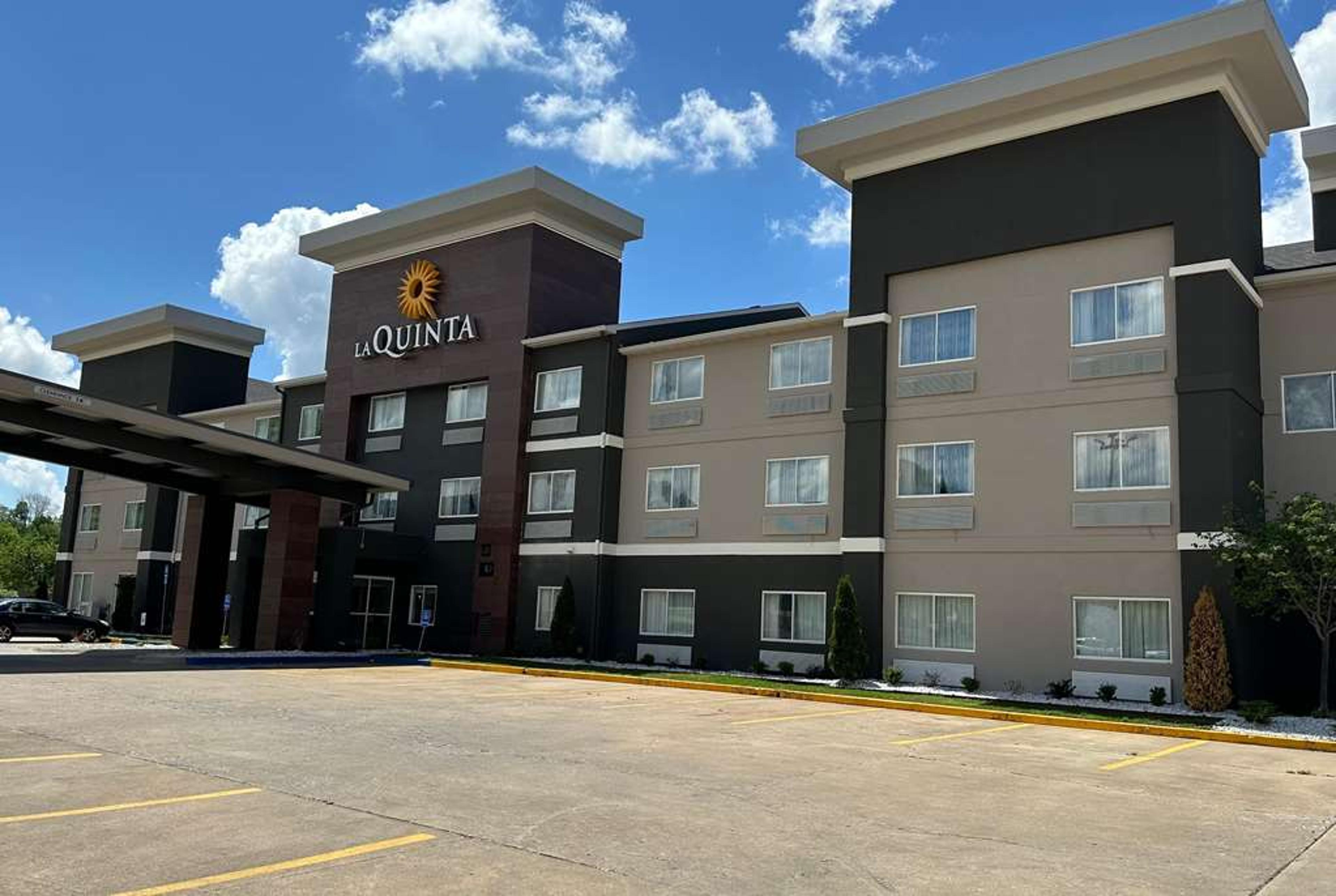 LA QUINTA INN STE FAYETTEVILLE