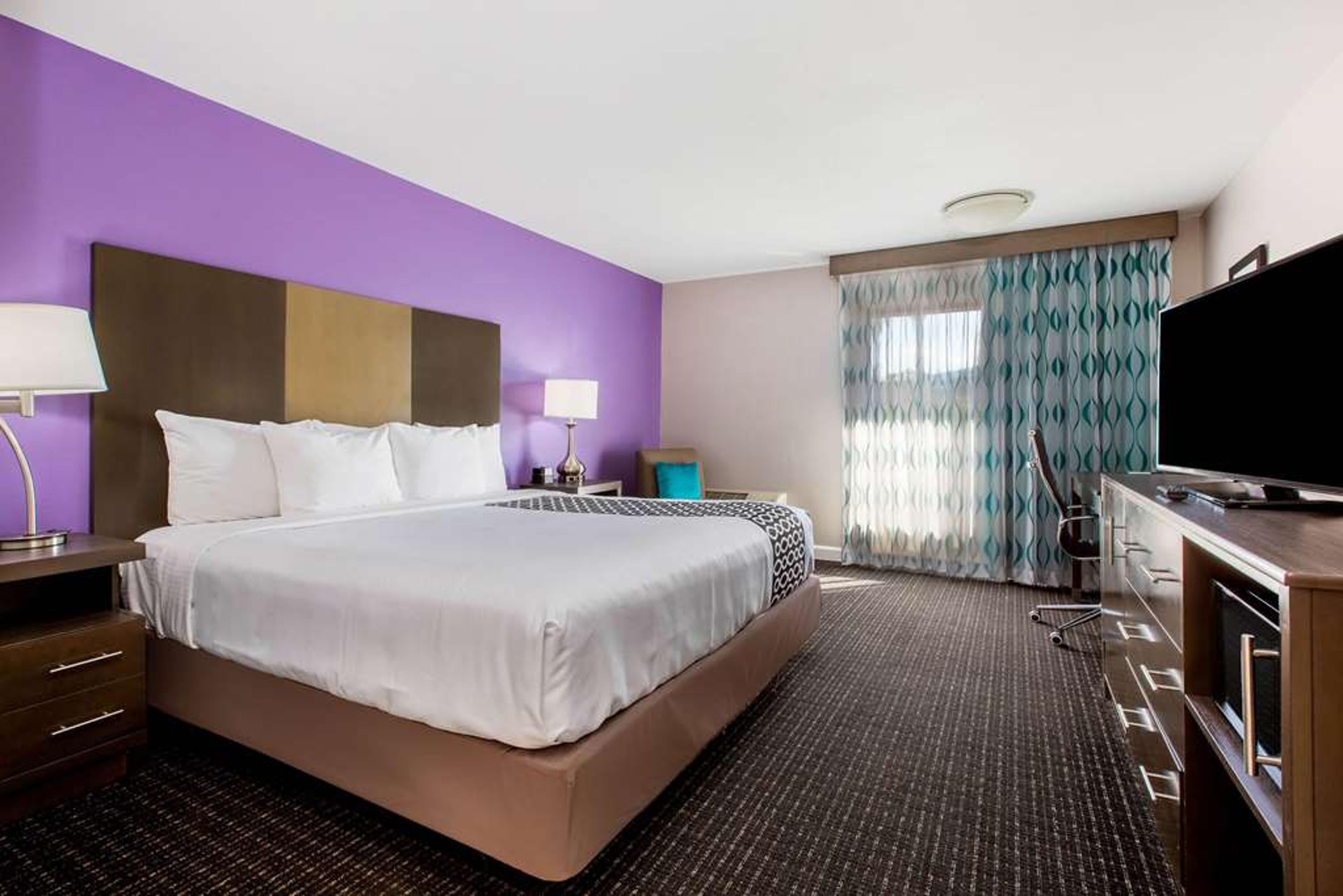 LA QUINTA INN & SUITES POMONA