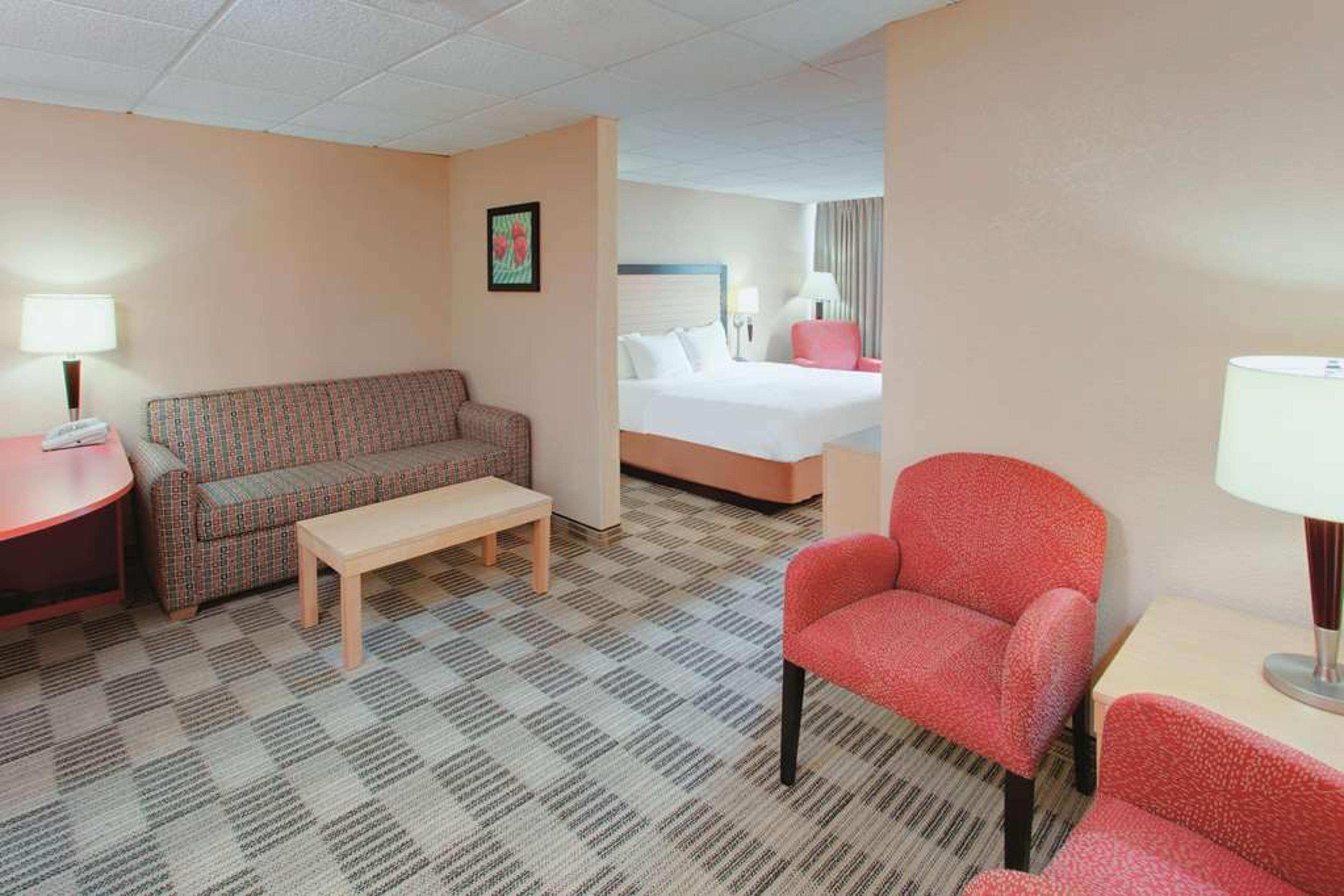 RAMADA BY WYNDHAM FAIRFIELD NJ