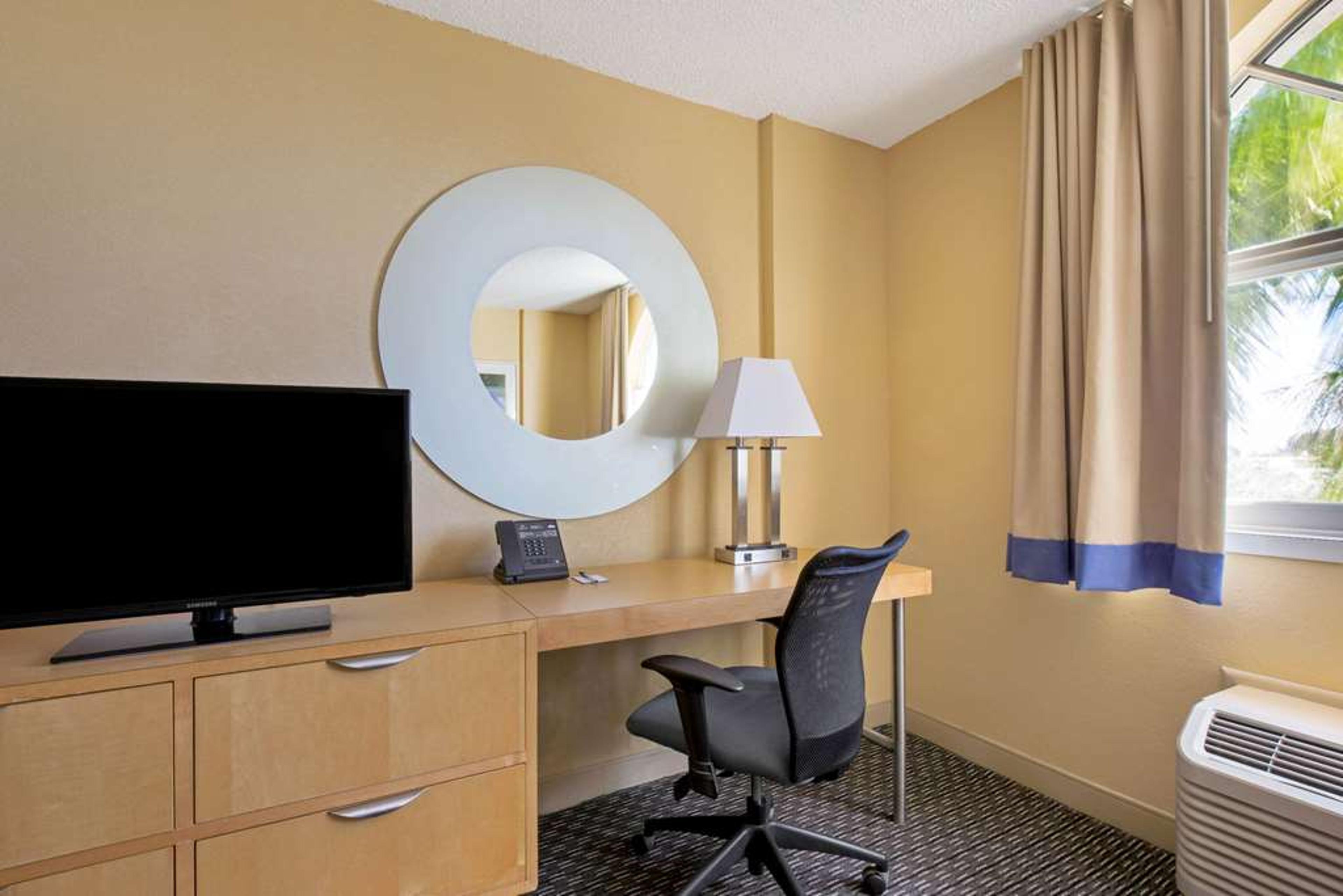 LA QUINTA INN STE SUNRISE