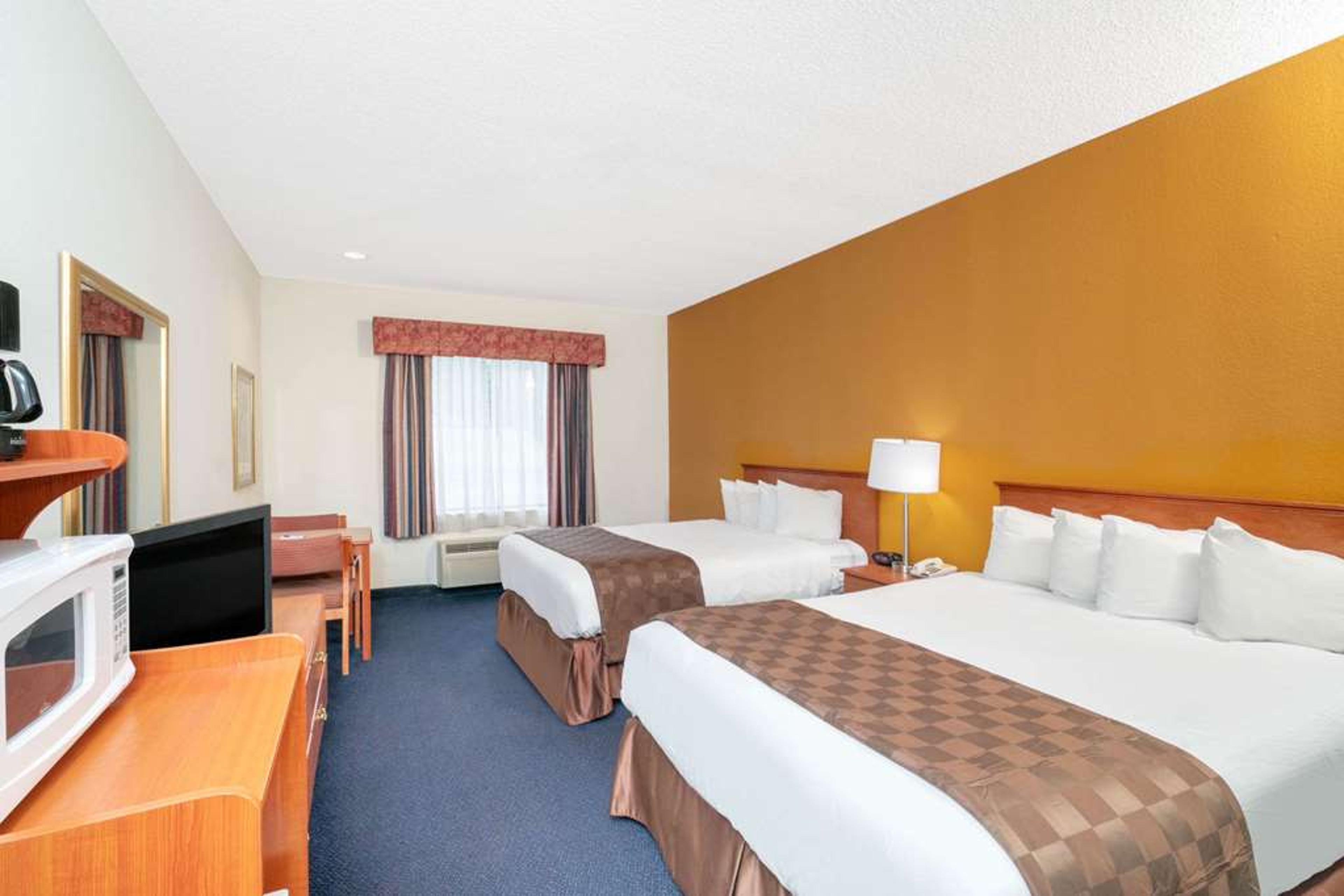 BAYMONT BY WYNDHAM, ALBANY