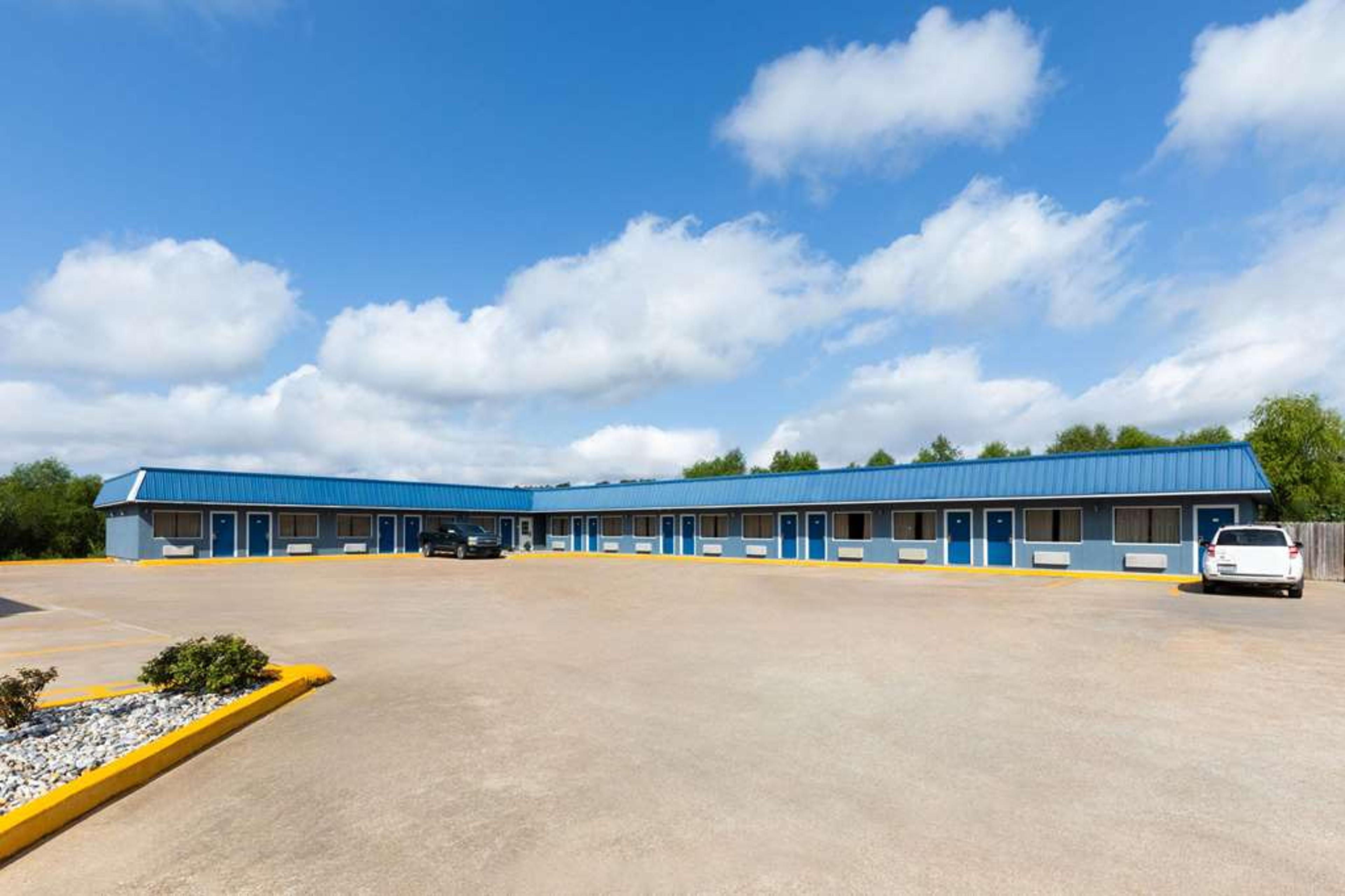 SUPER 8 BY WYNDHAM BUFFALO