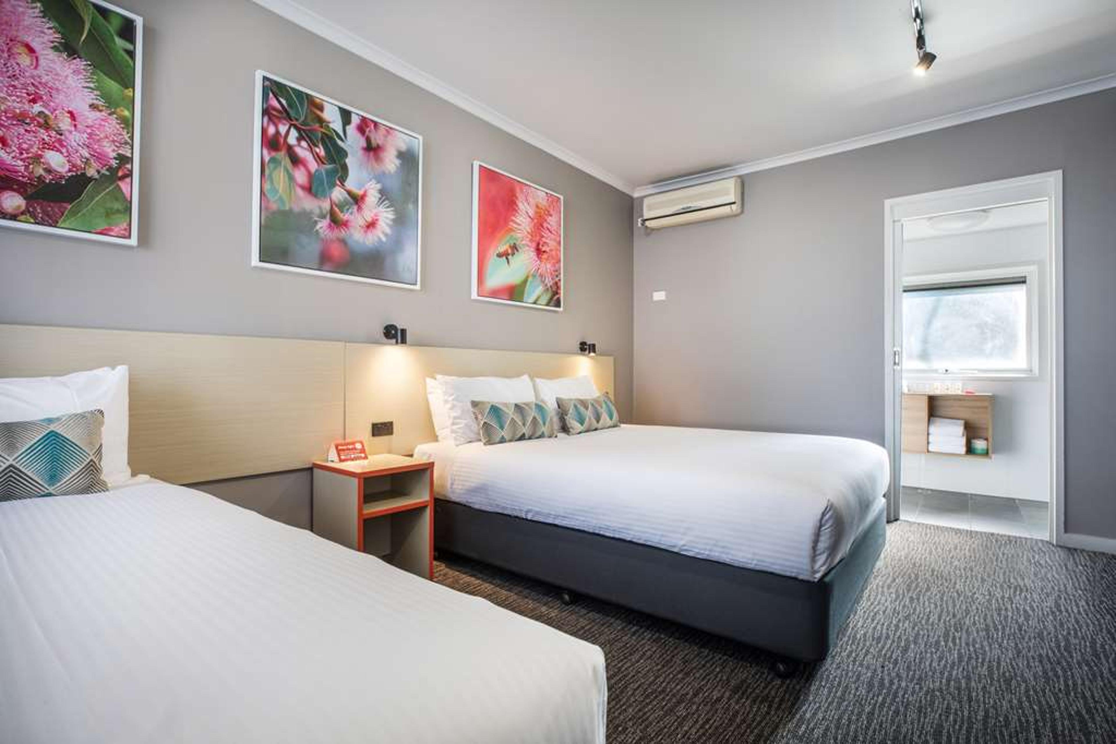 FERNTREE GULLY HOTEL