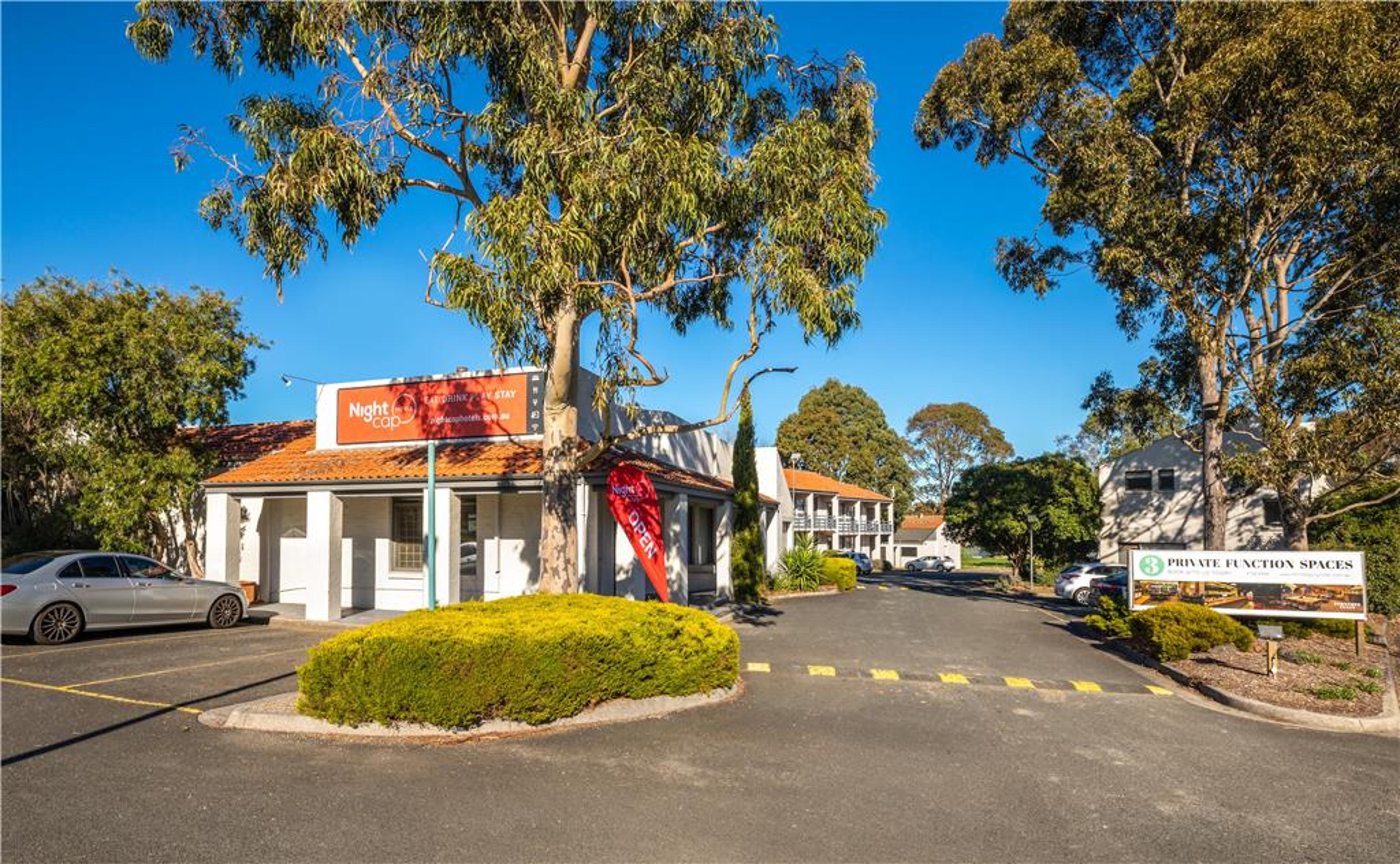 FERNTREE GULLY HOTEL