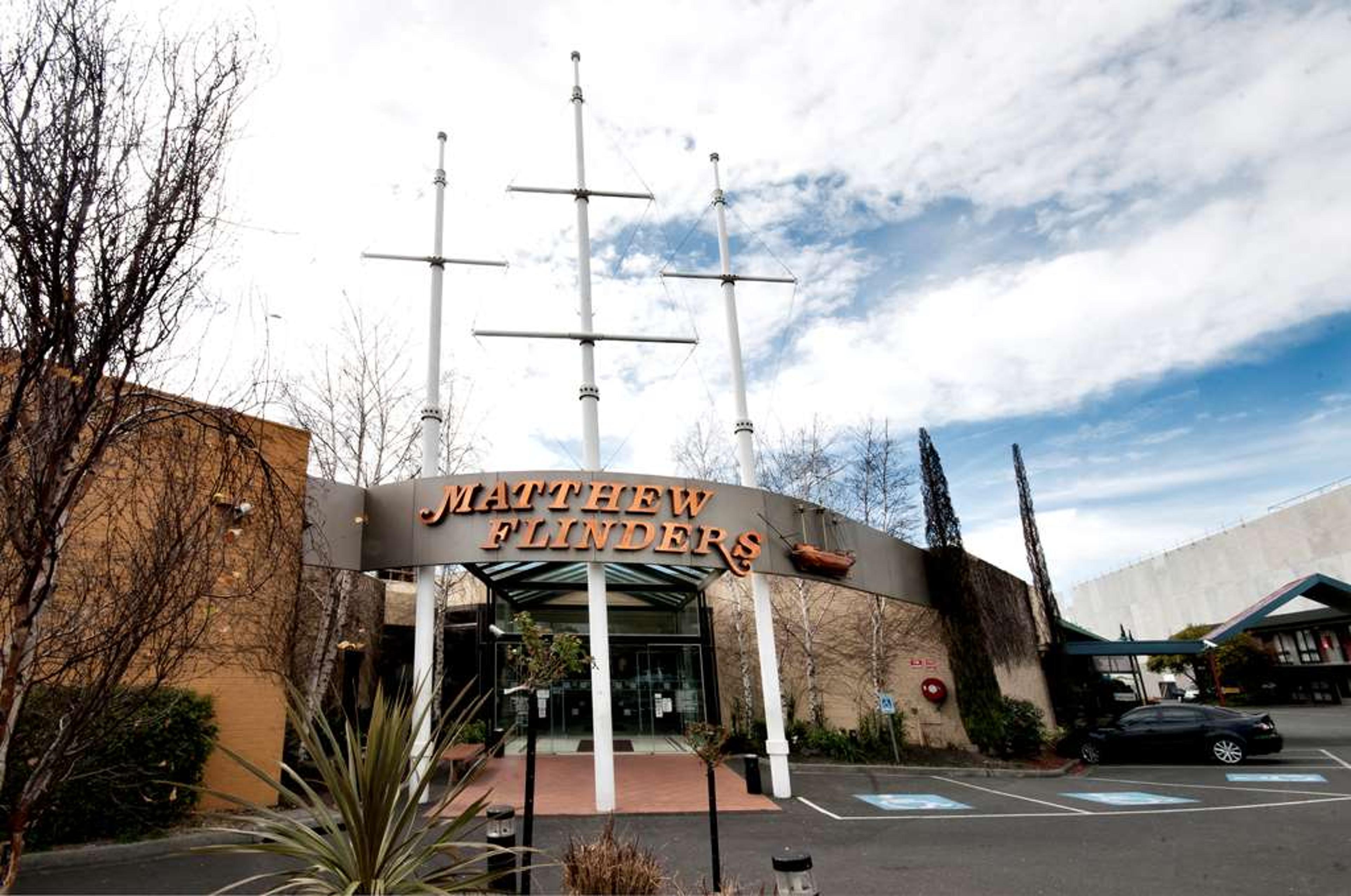 MATTHEW FLINDERS HOTEL
