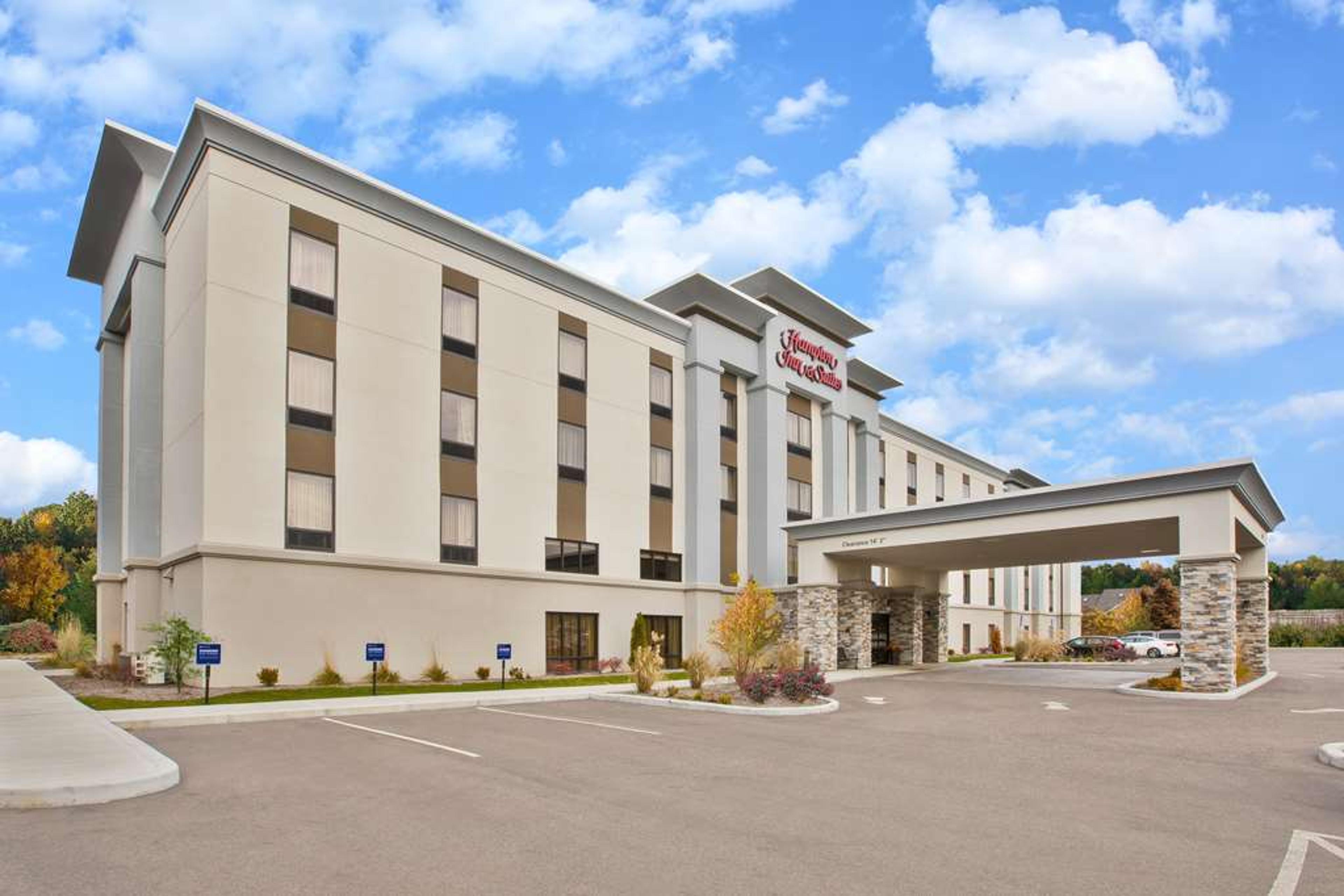HAMPTON INN AND SUITES ALLIANCE