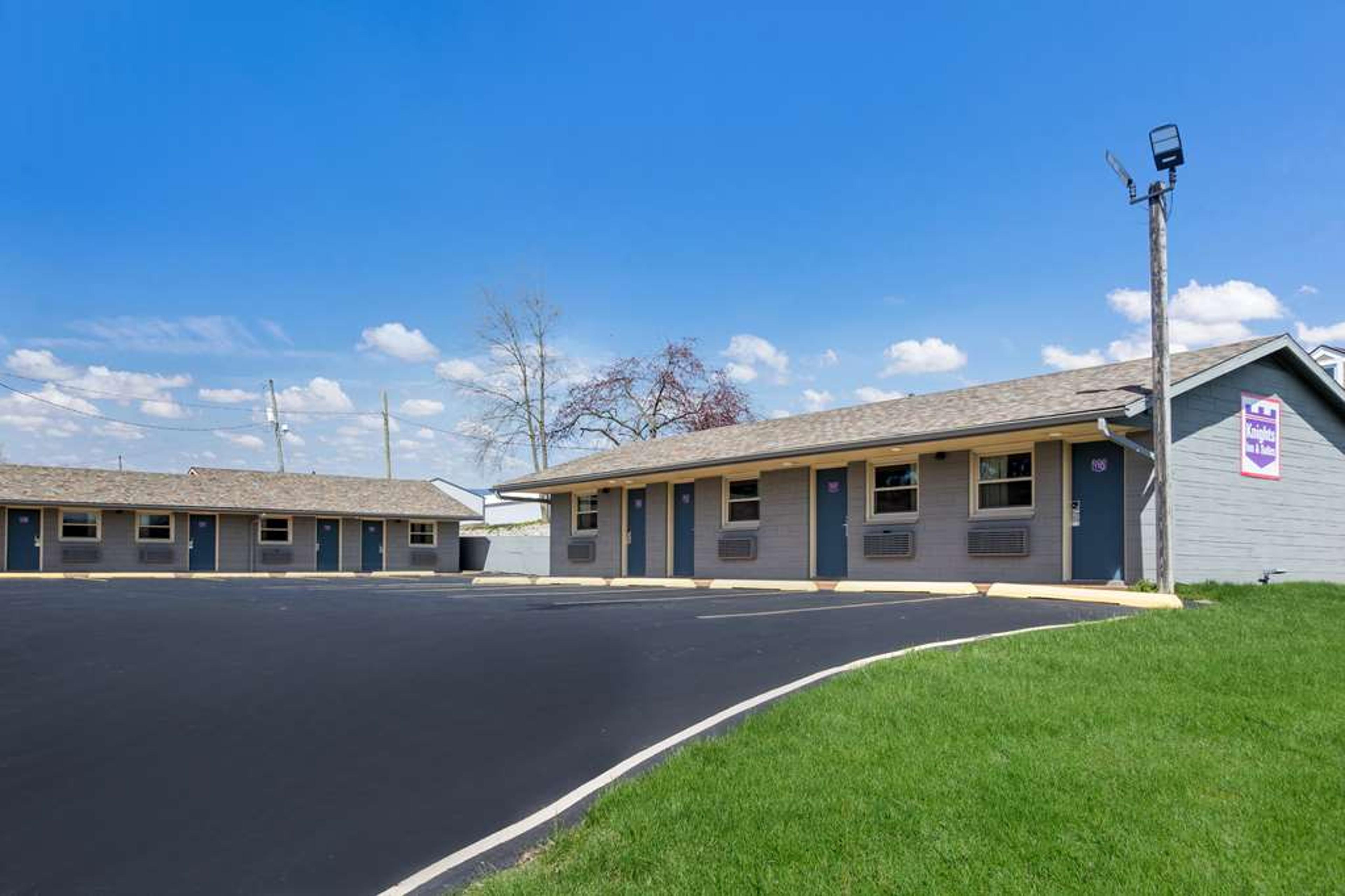 KNIGHTS INN  SUITES SALEM