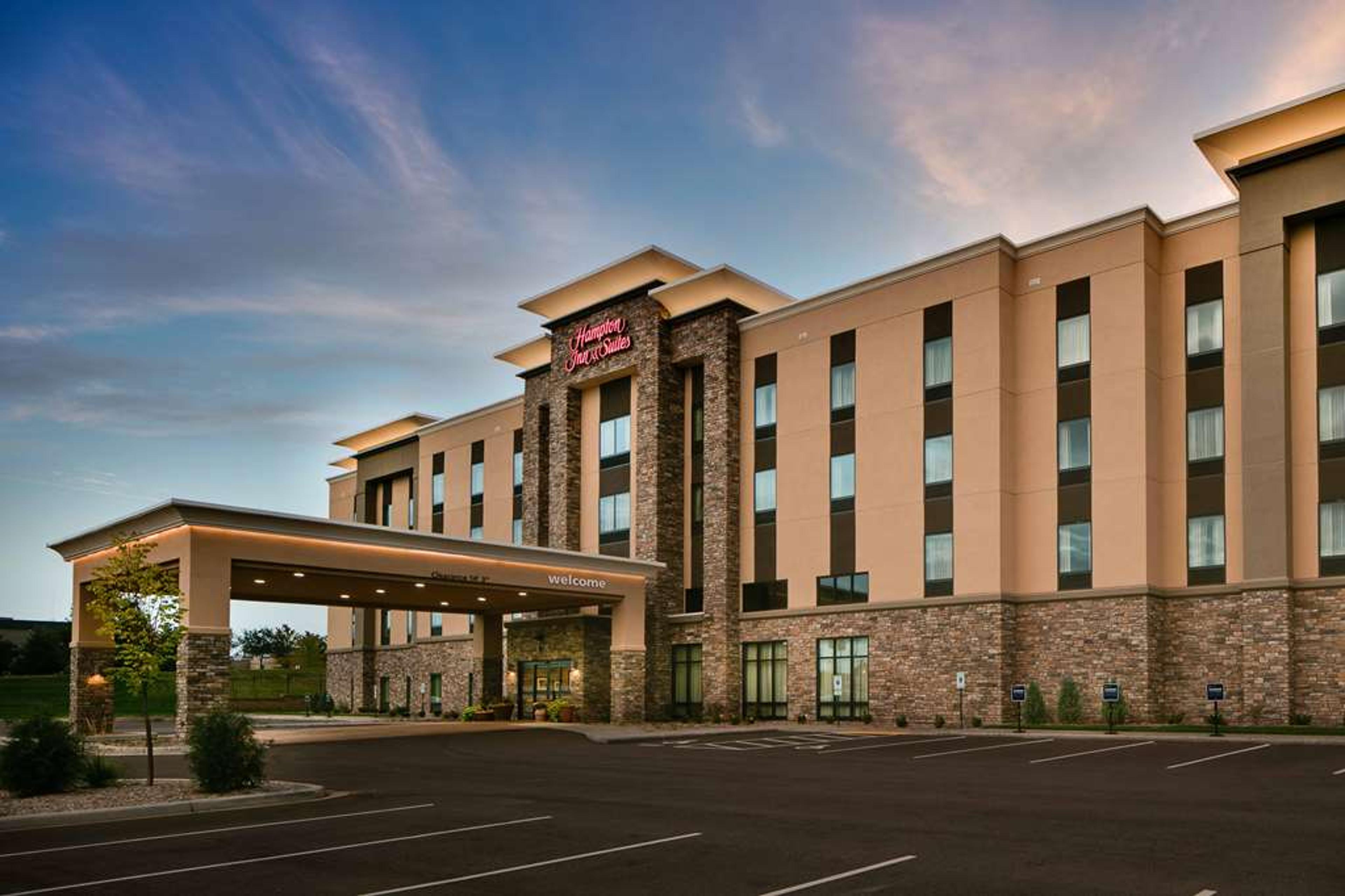 HAMPTON INN AND SUITES HUDSON