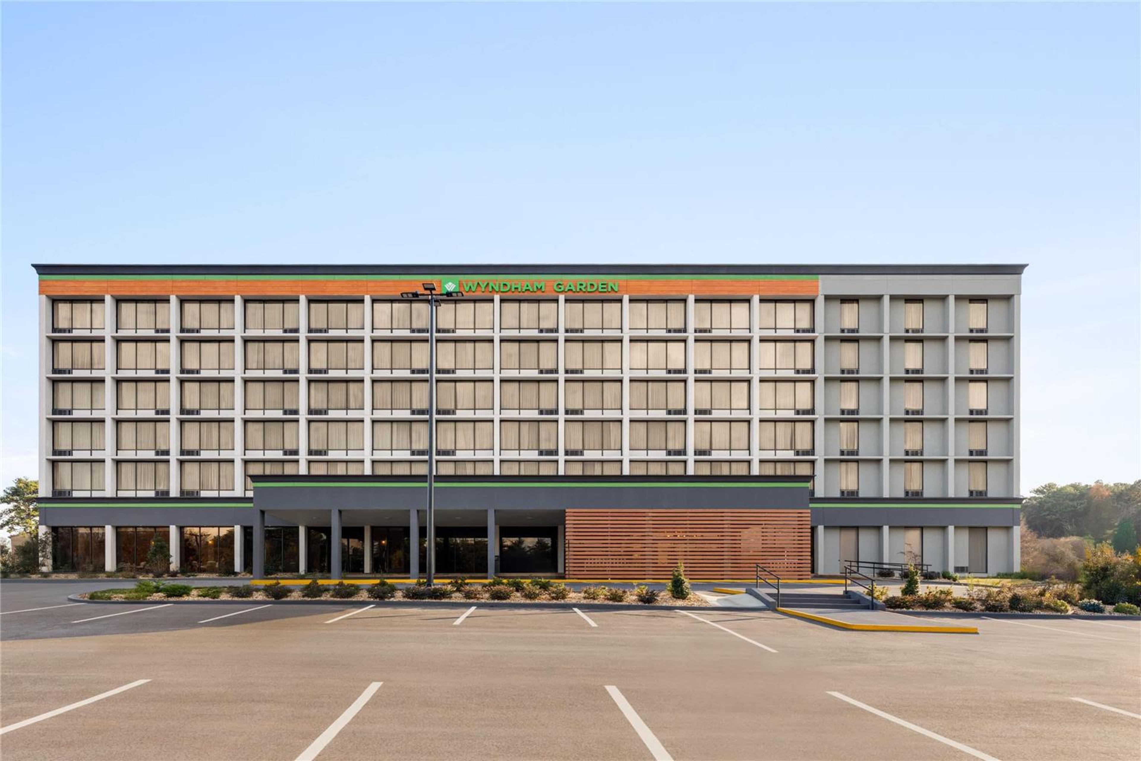 WYNDHAM GARDEN ATLANTA AIRPORT
