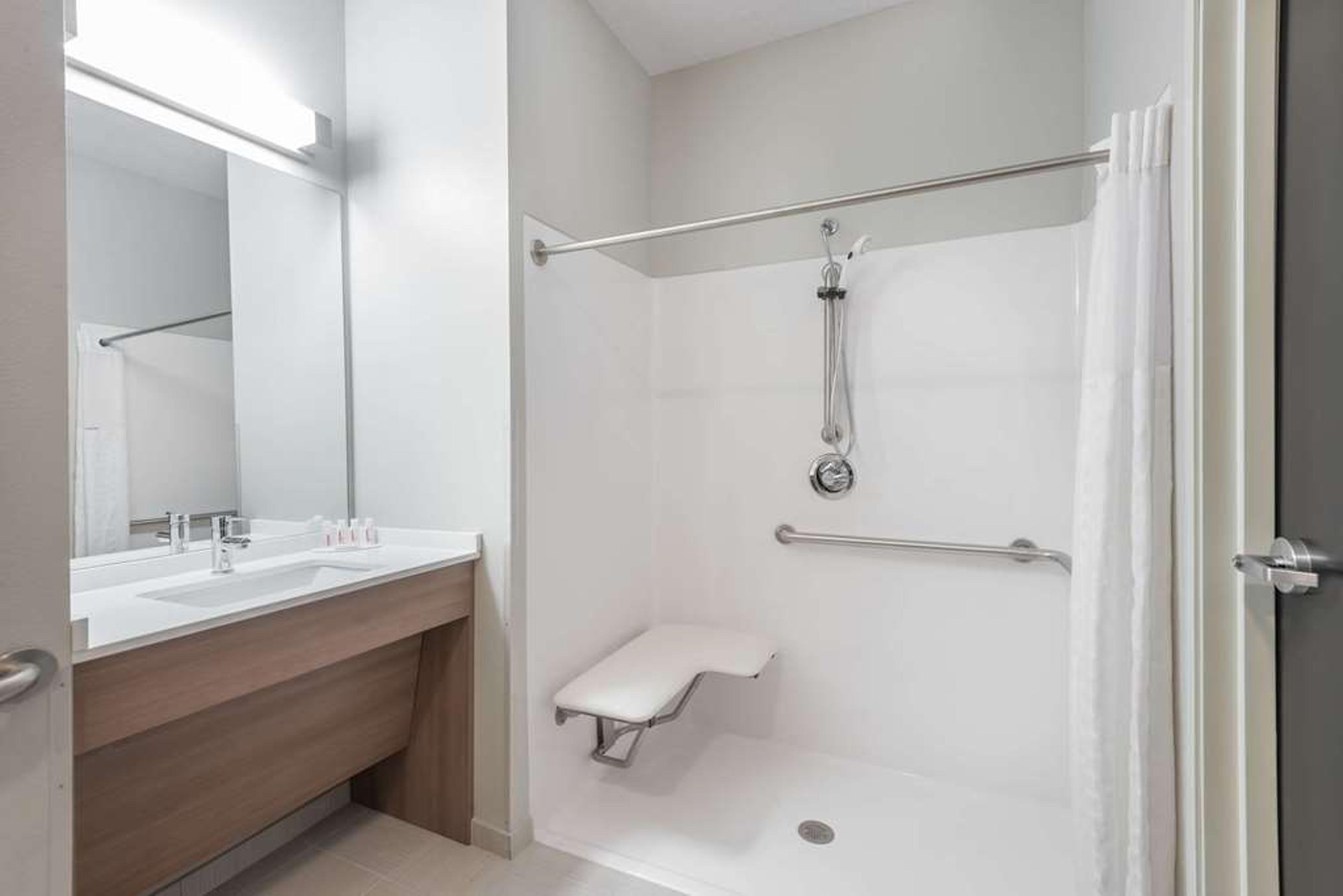 MICROTEL INN & SUITES BY WYNDHAM NE