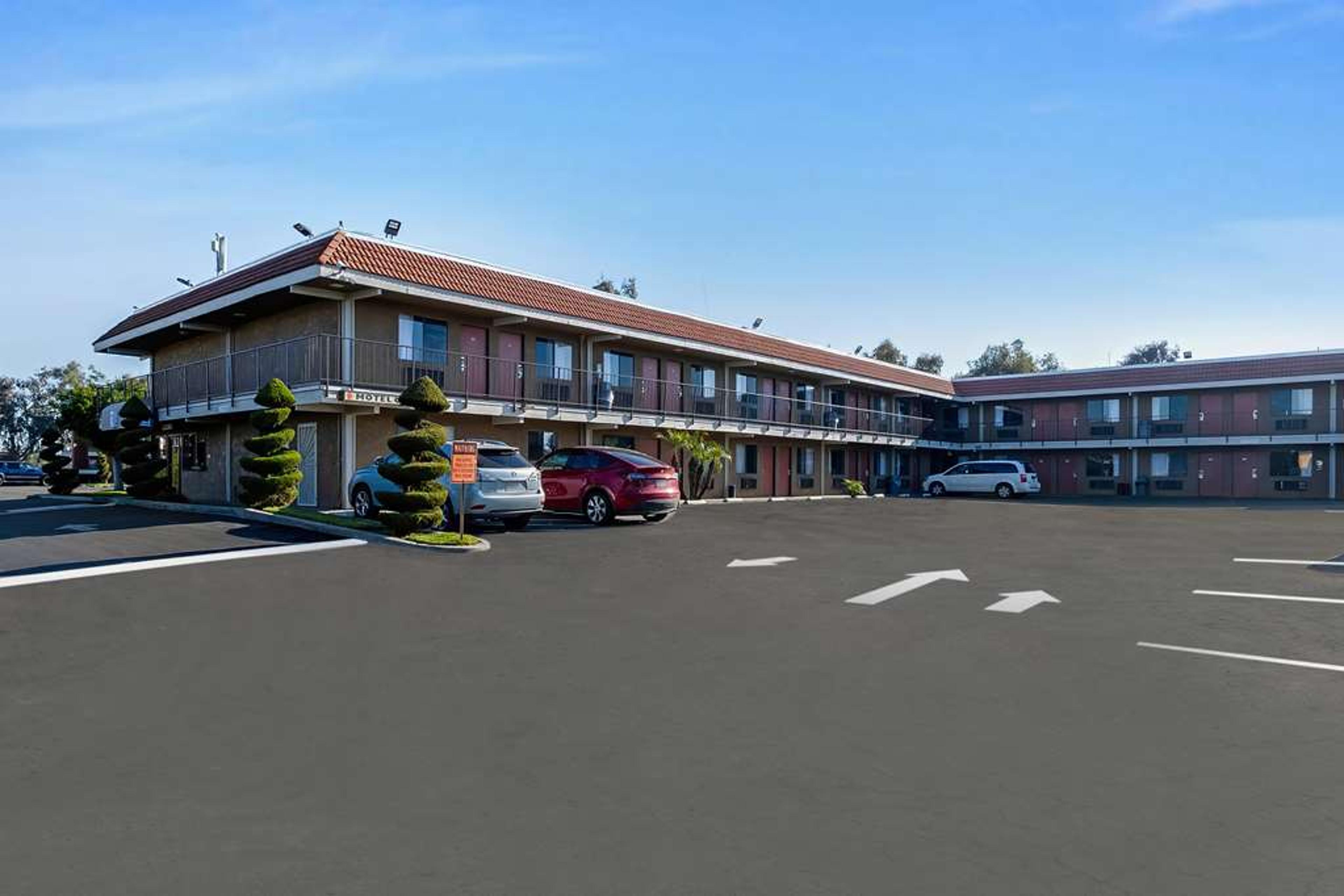KNIGHTS INN MADERA