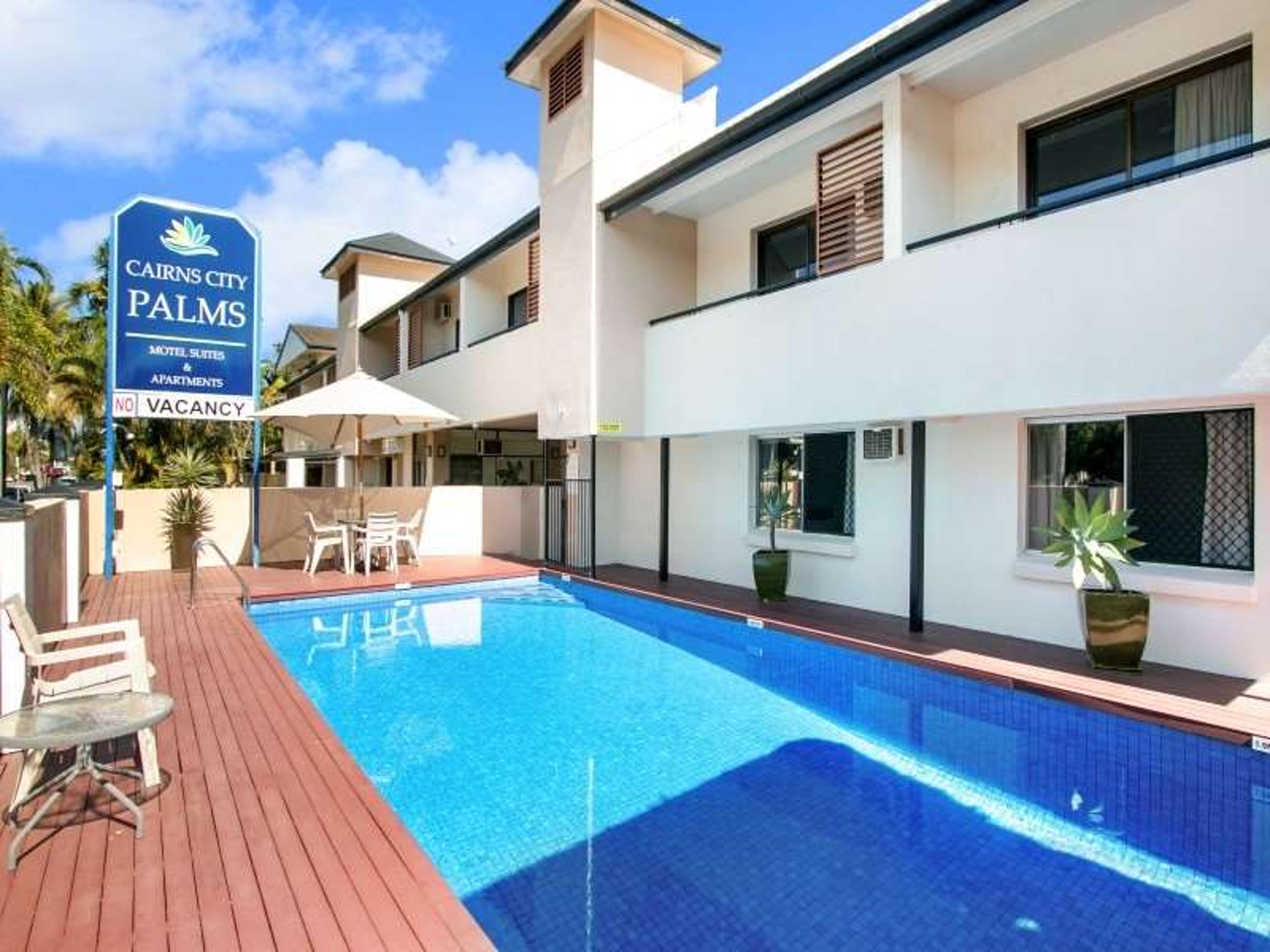 CAIRNS CITY PALMS