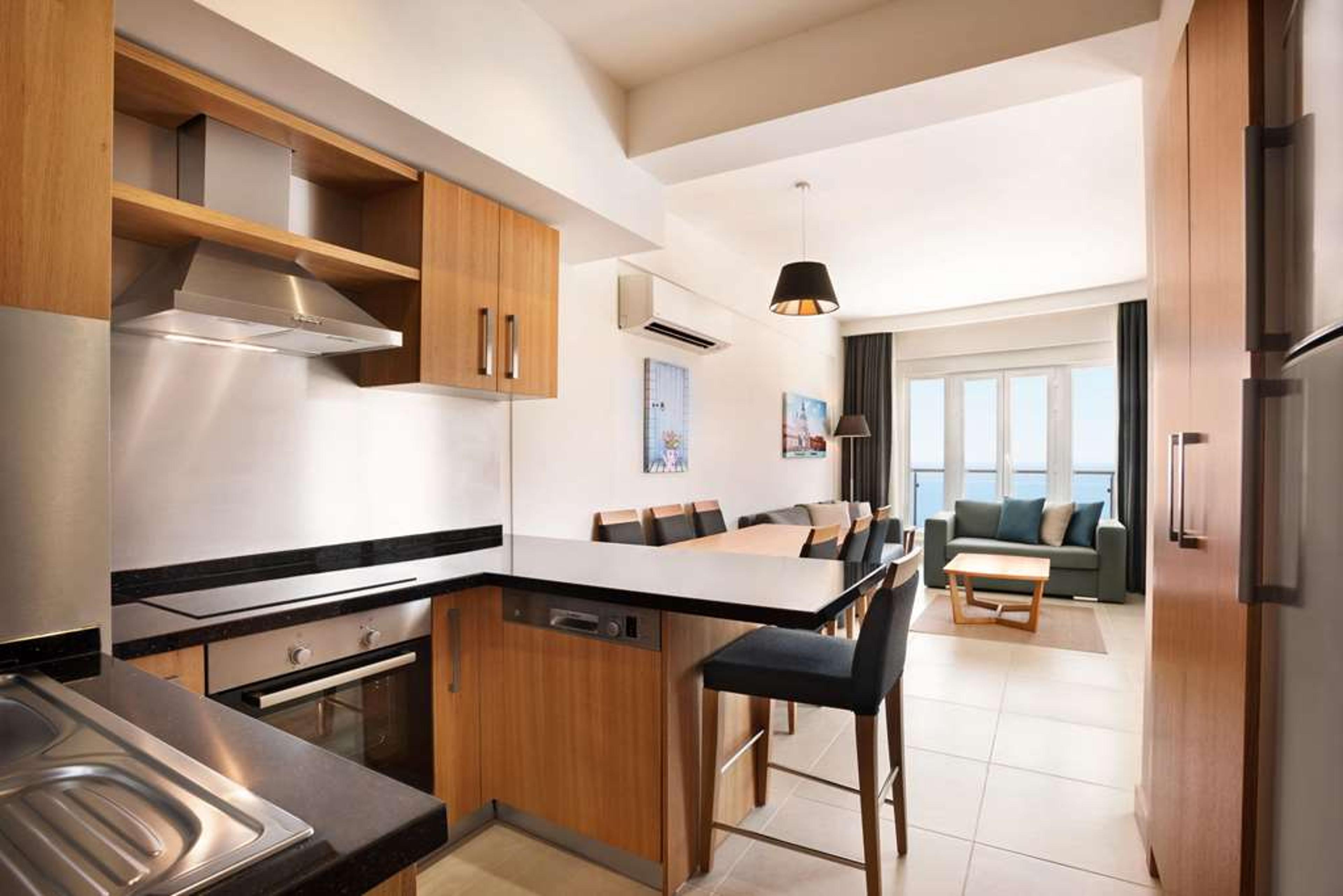 RAMADA HOTEL & SUITES KUSADASI