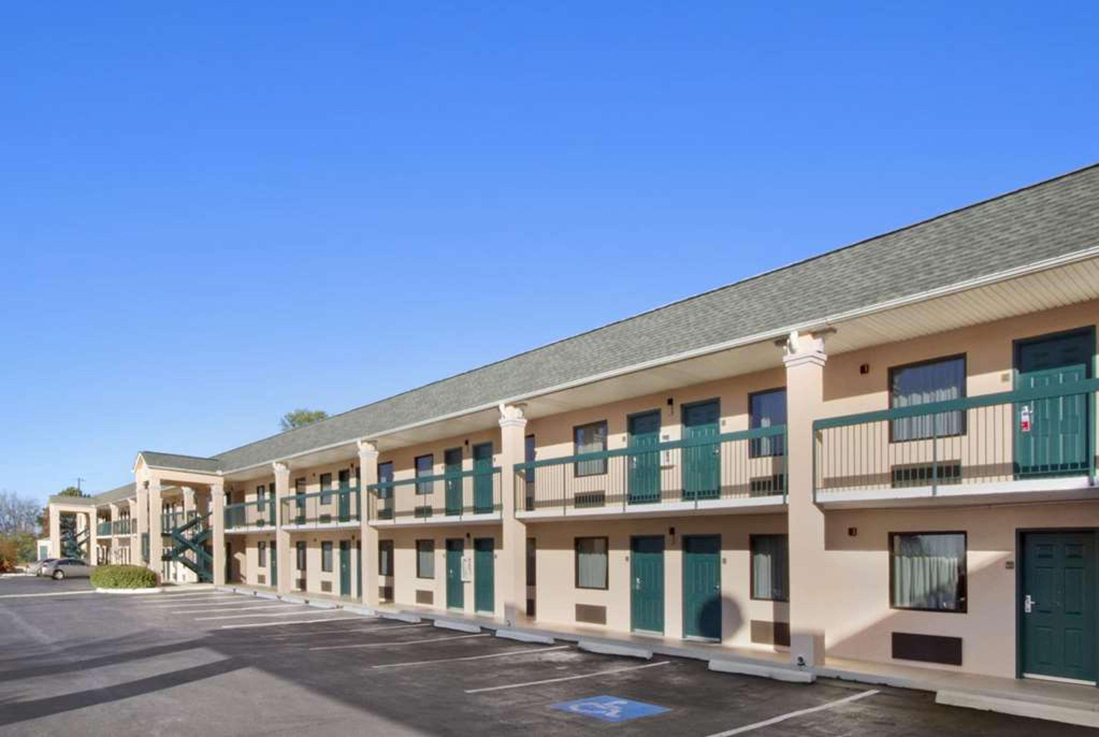 DAYS INN BY WYNDHAM LEXINGTON