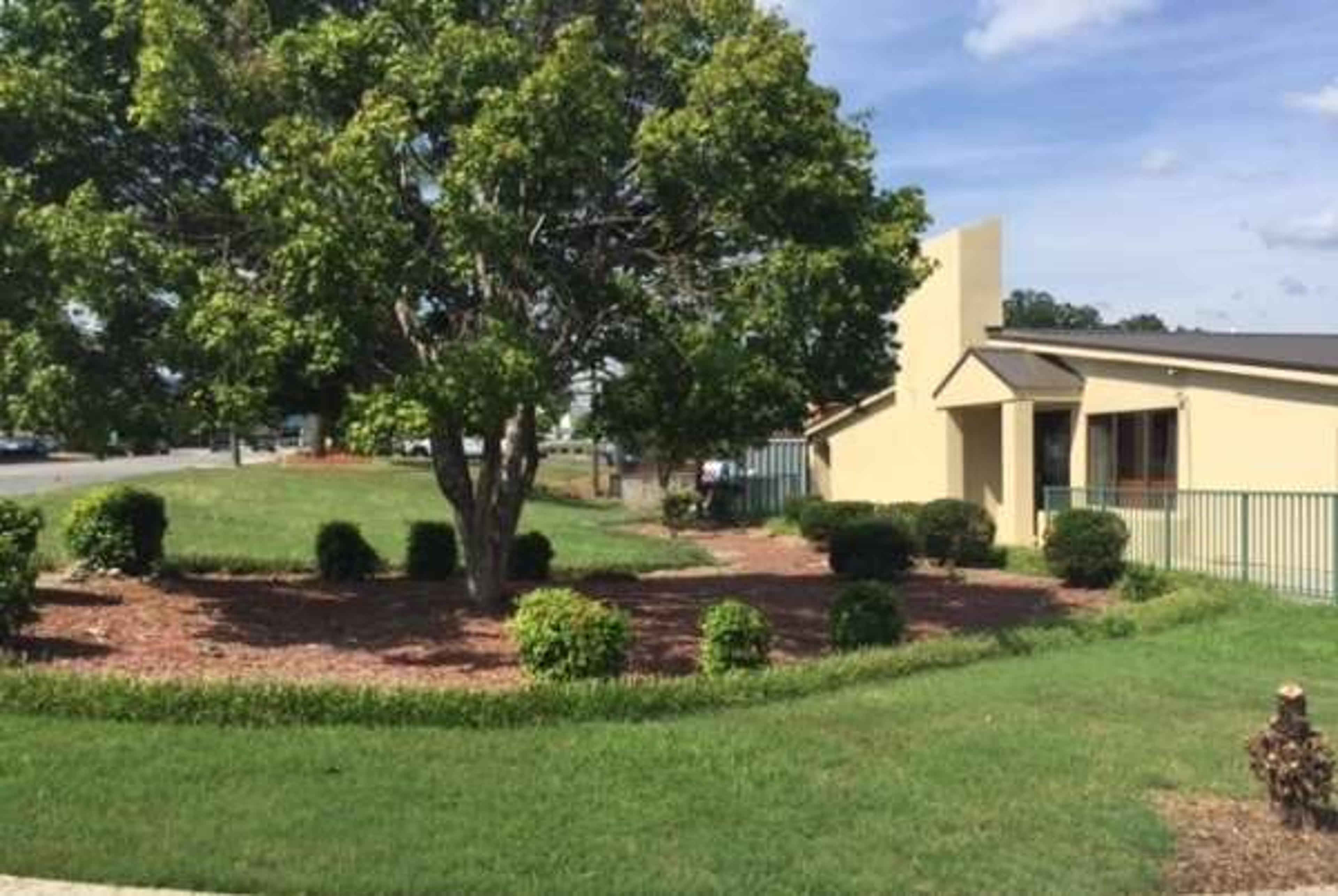SUPER 8 BY WYNDHAM MONROE