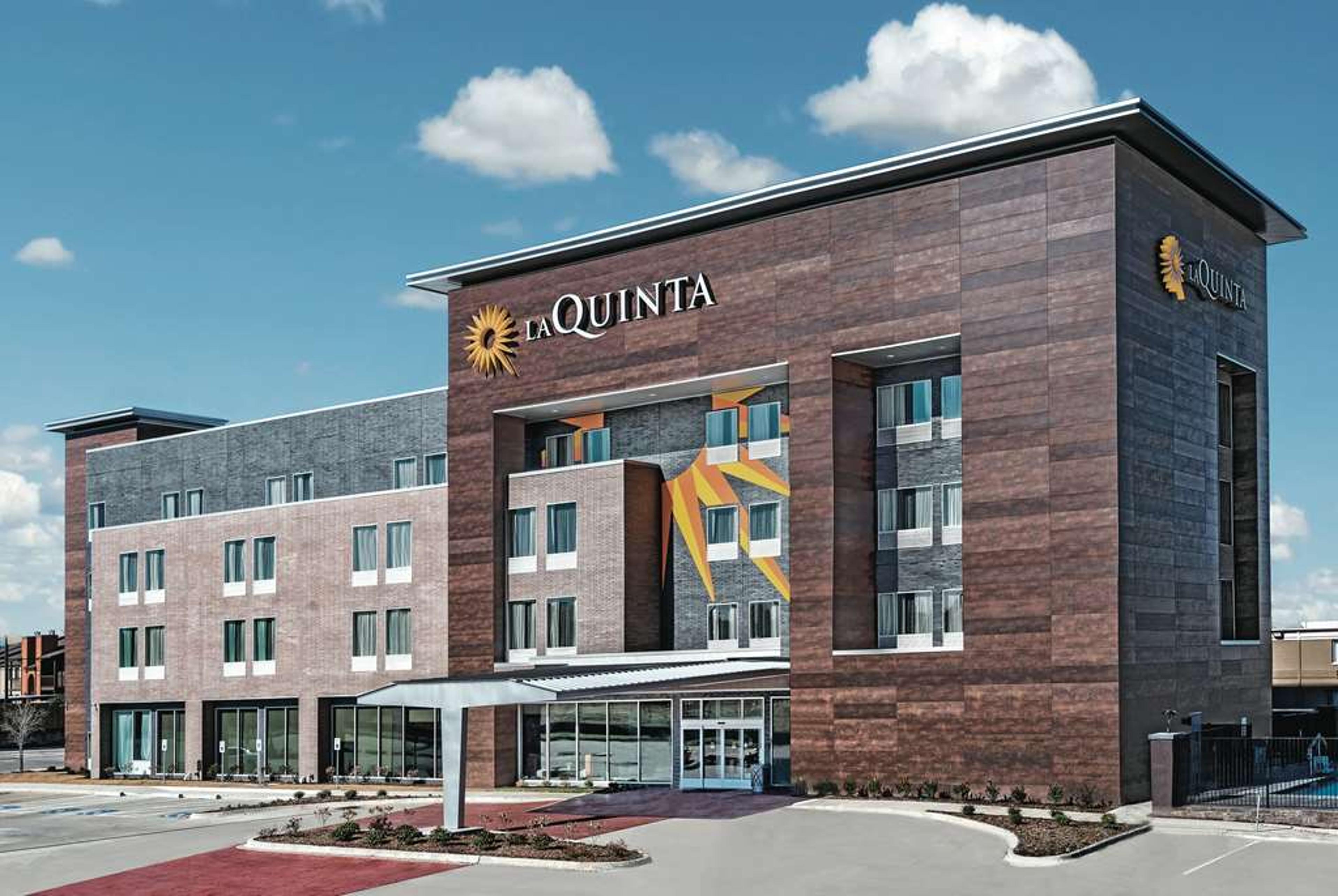 LA QUINTA INN STE GRAND PRAIRIE NO