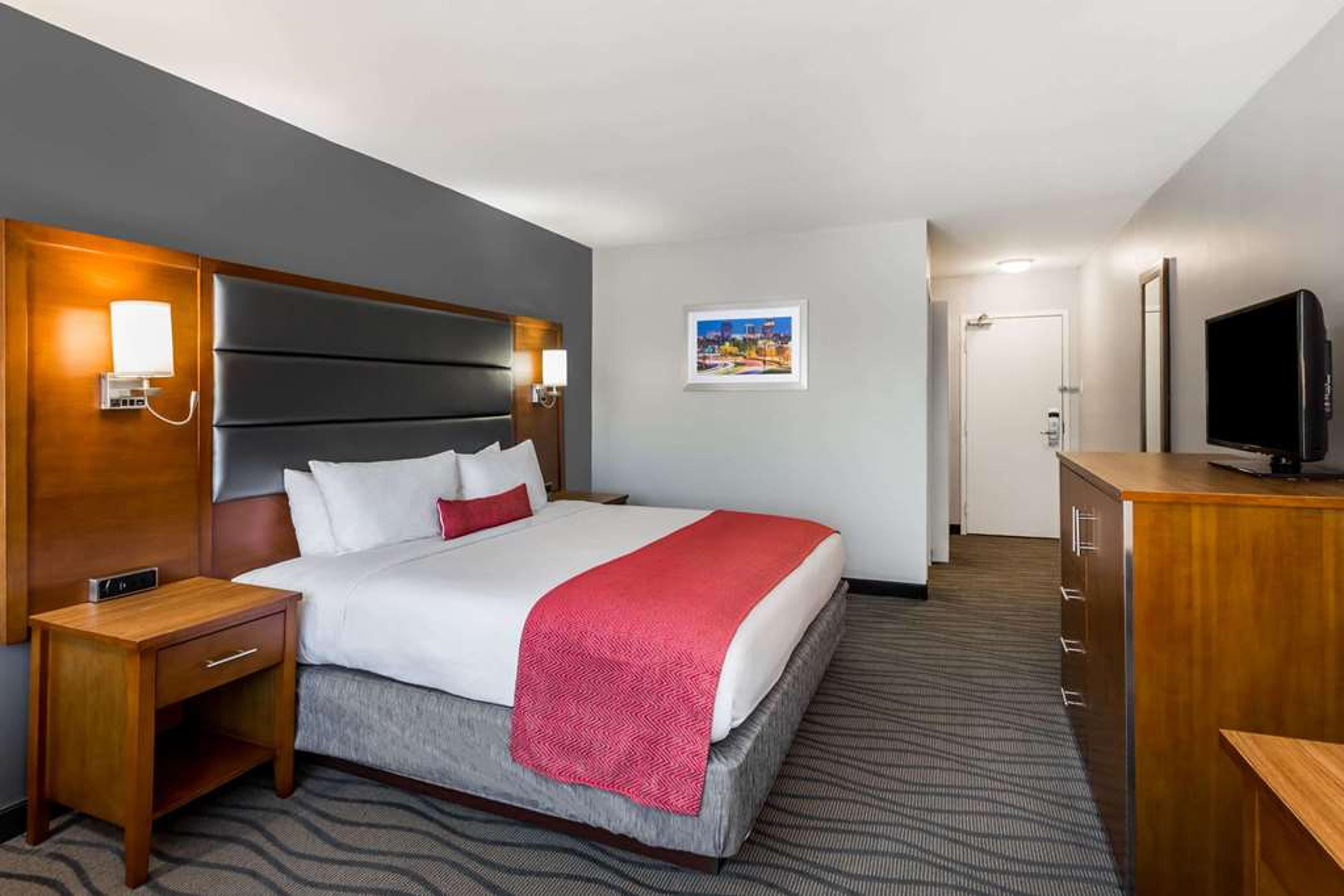 WYNDHAM GARDEN GREENSBORO