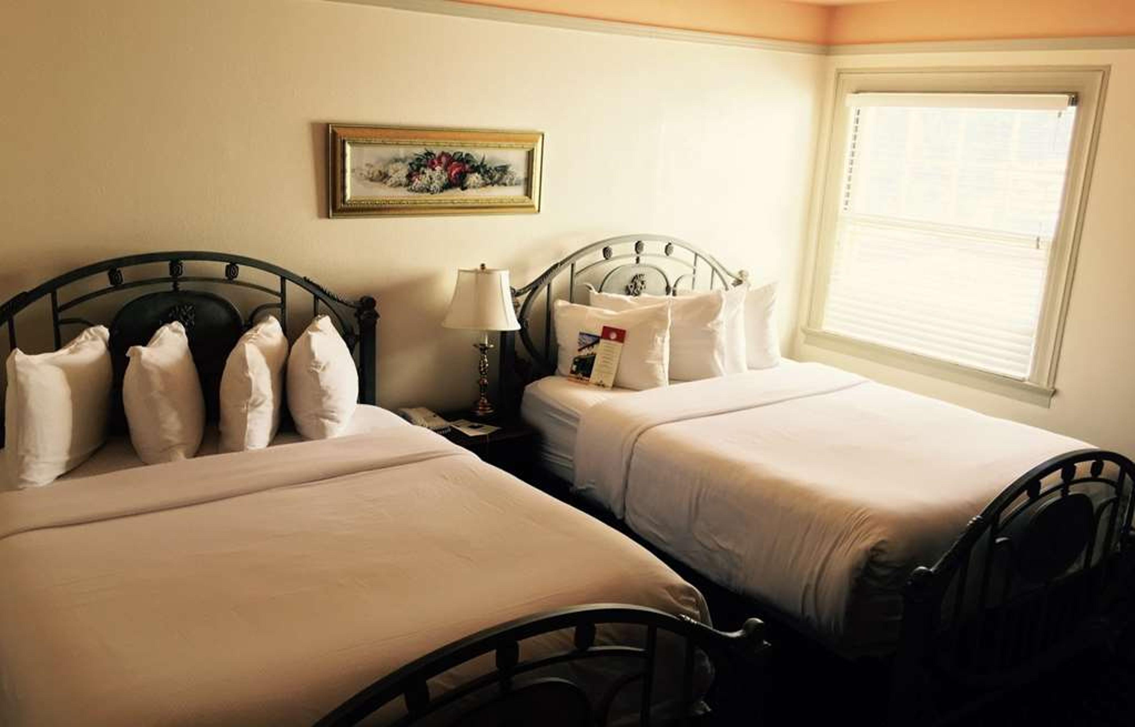 COLUMBIA GORGE HOTEL