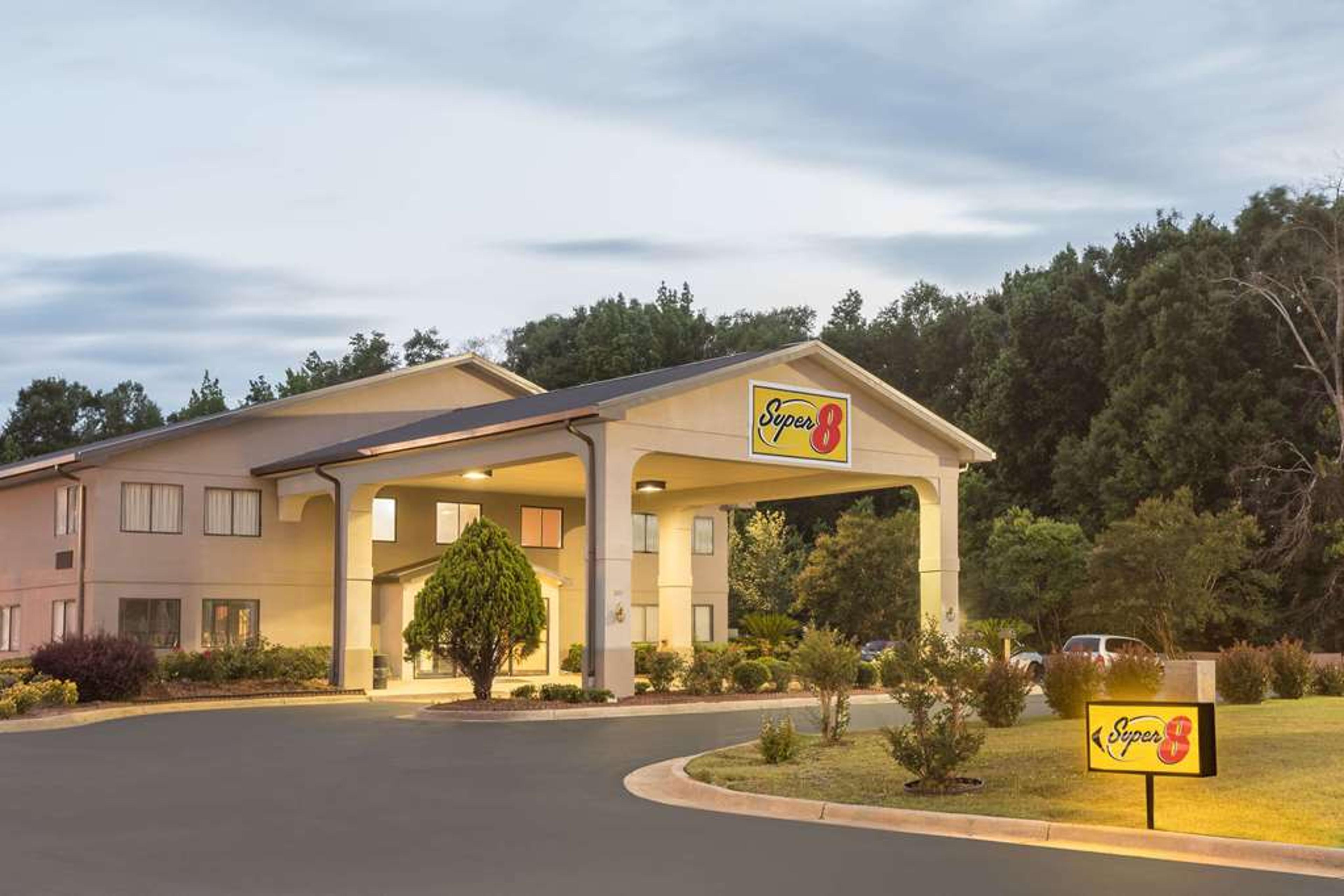 SUPER 8 BY WYNDHAM MONTGOMERY