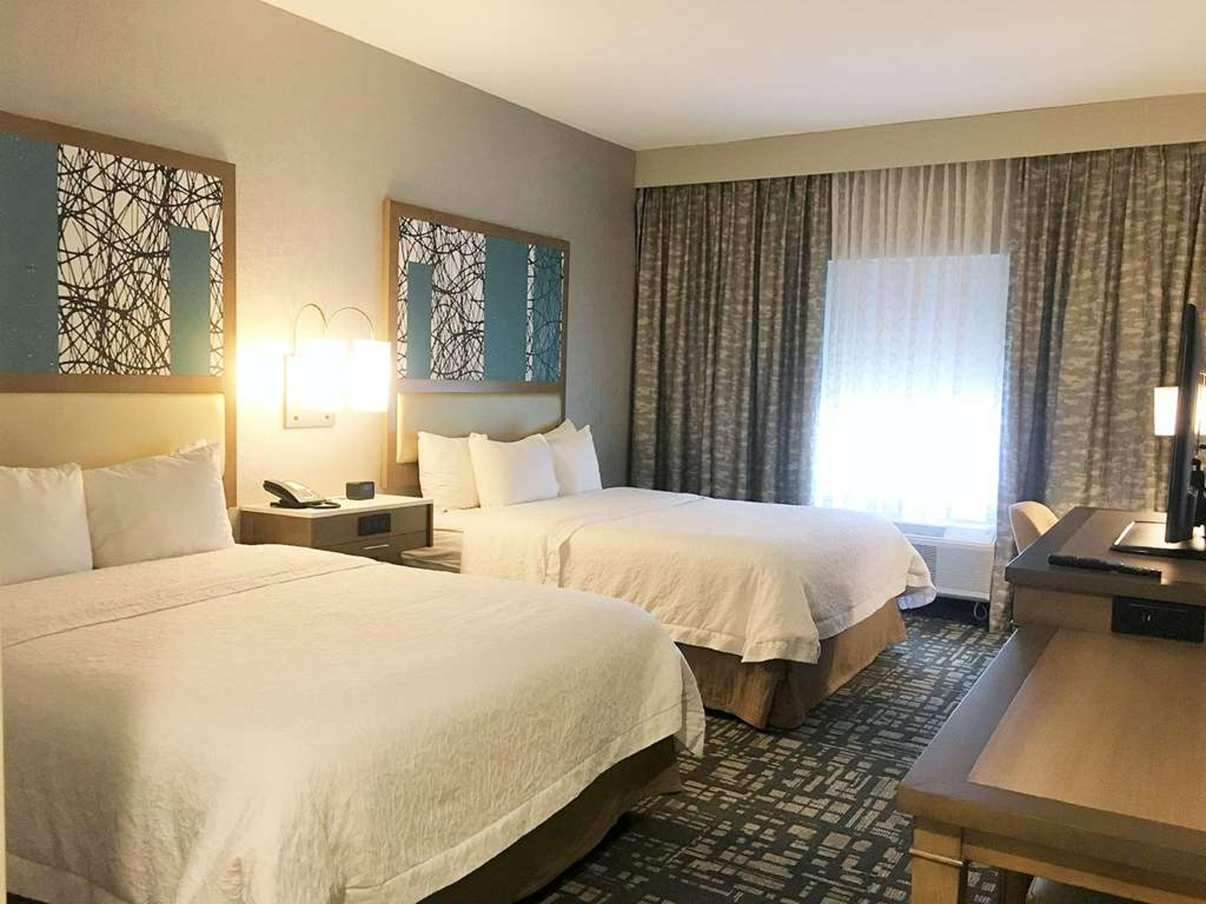 HAMPTON INN AND SUITES DALLAS-THE C