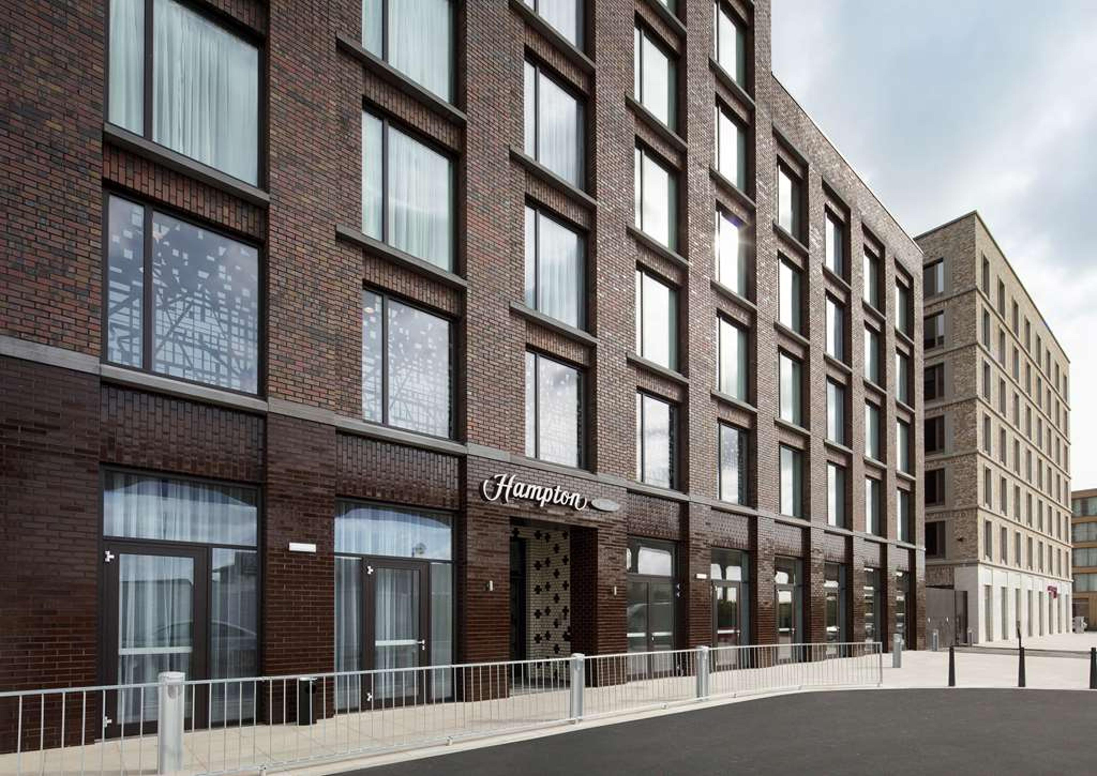 HAMPTON BY HILTON LONDON DOCKLANDS