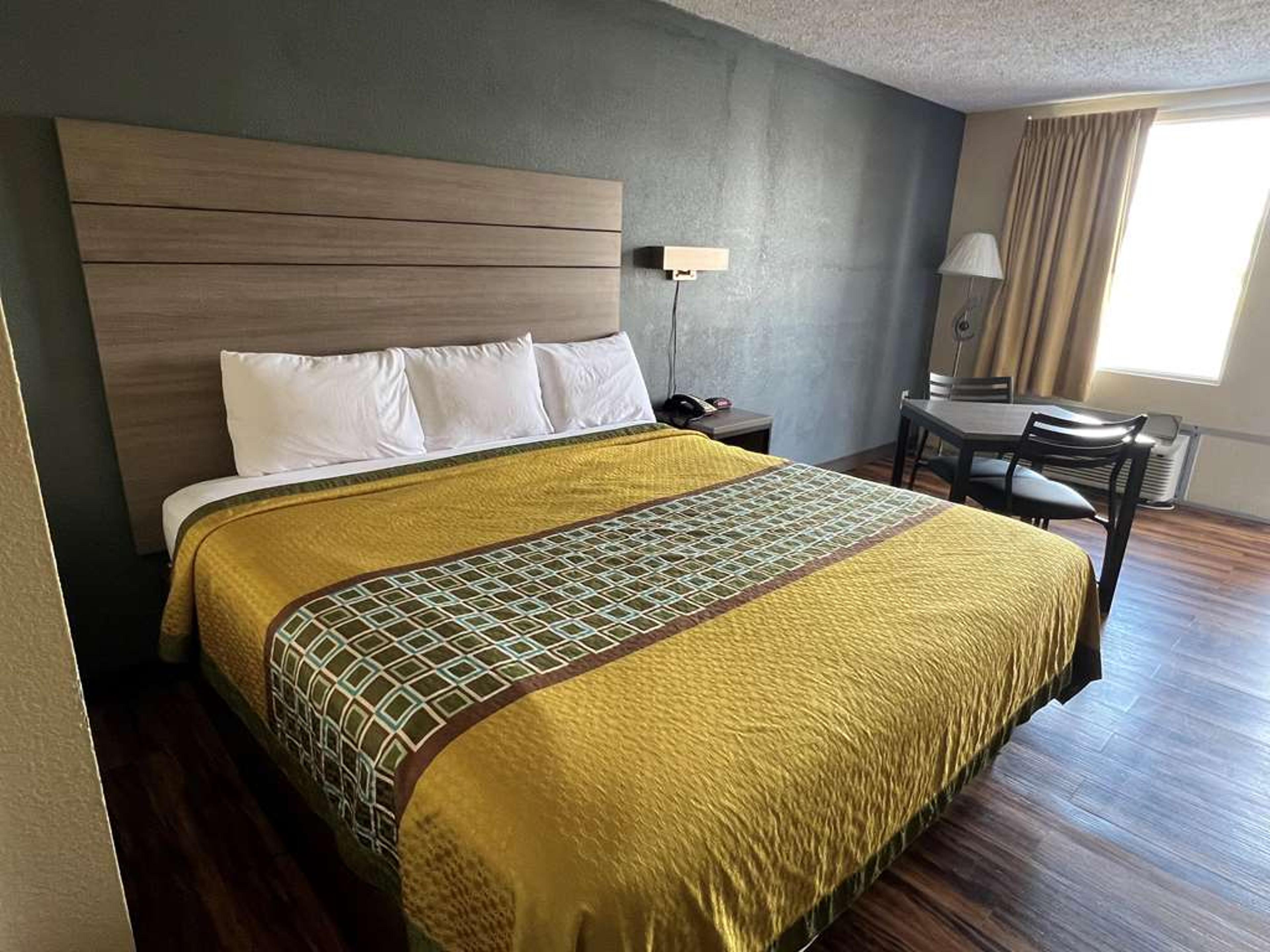 Knights Inn Lumberton
