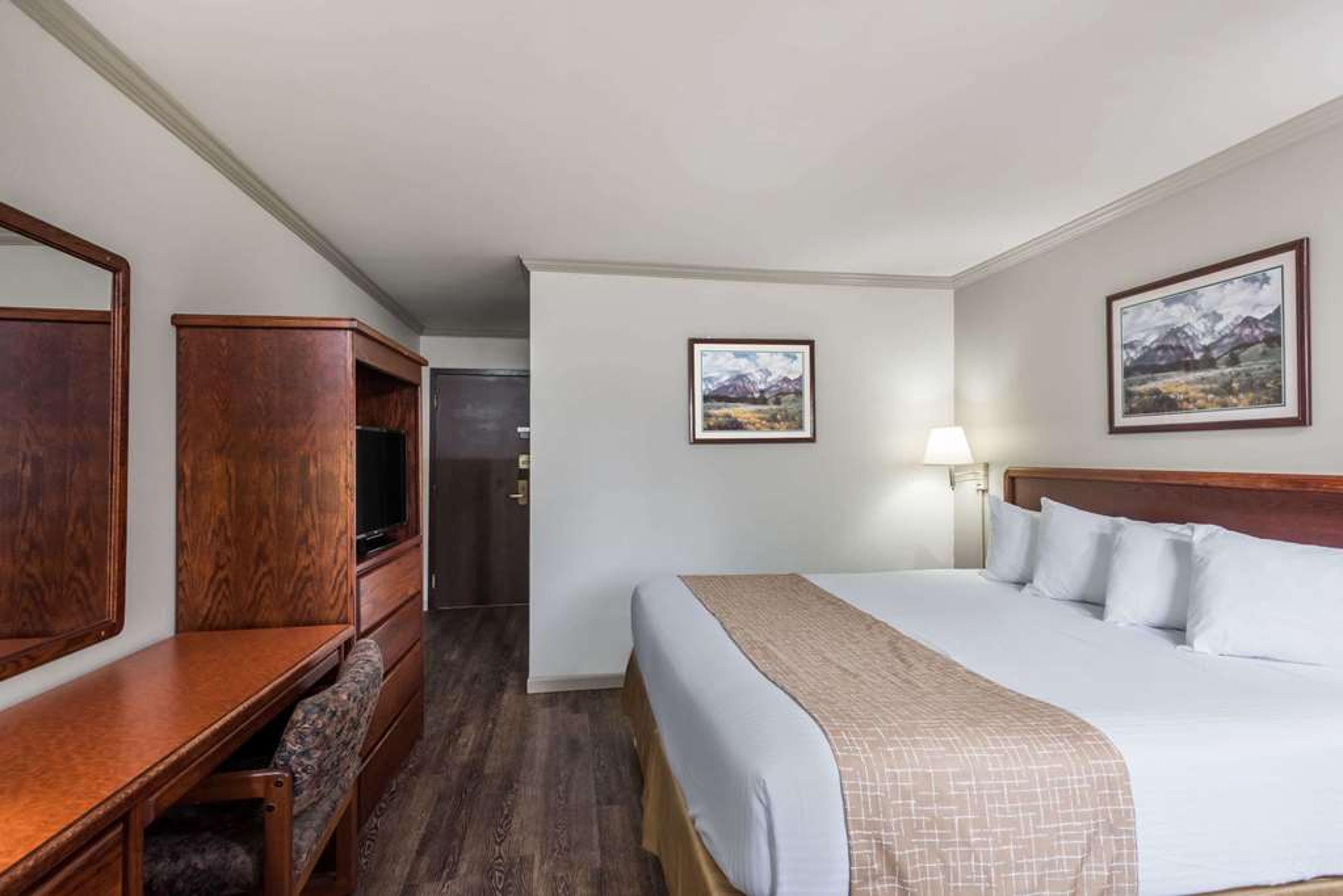 TRAVELODGE BY WYNDHAM LIVINGSTON YE