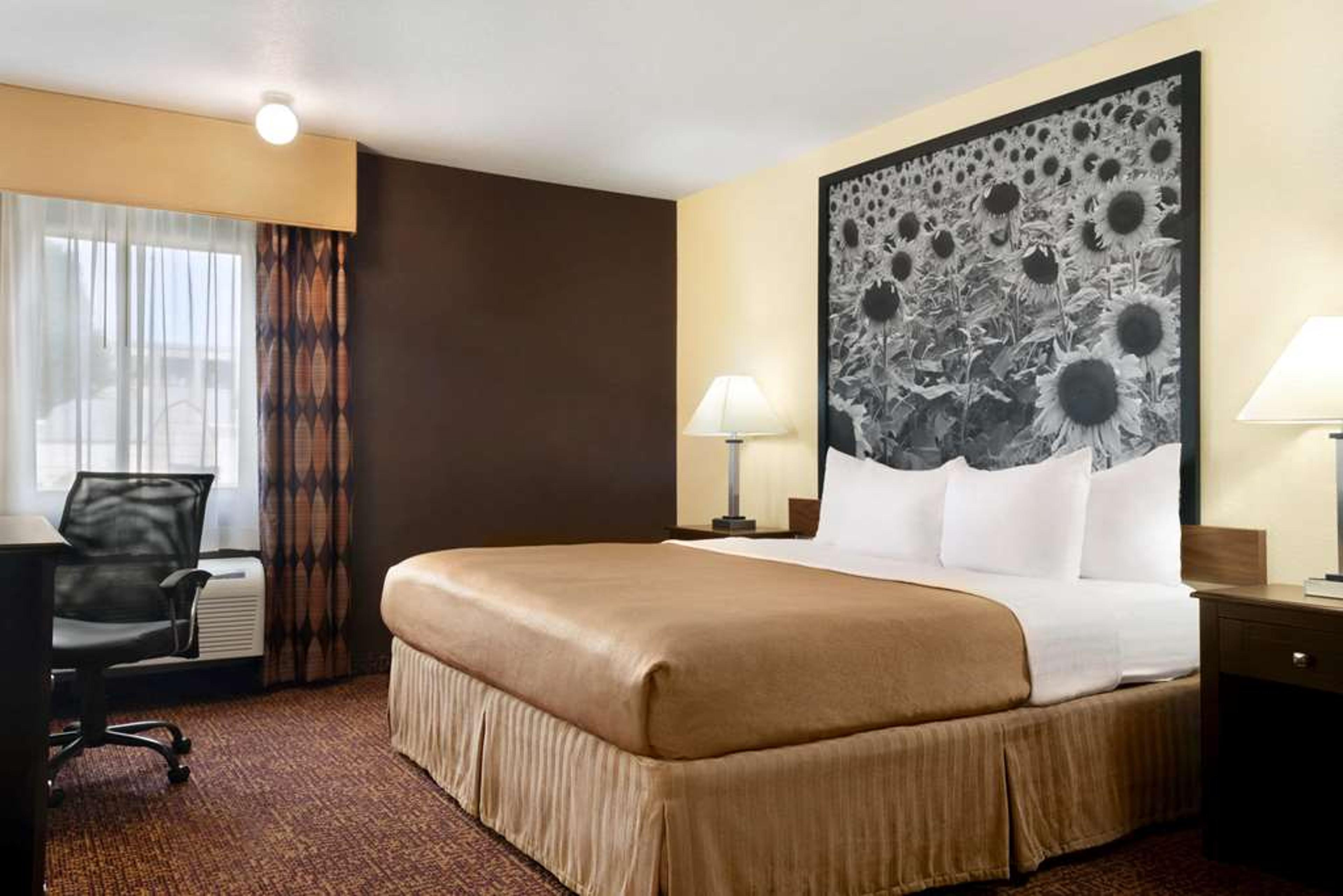 SUPER 8 BY WYNDHAM DES MOINES