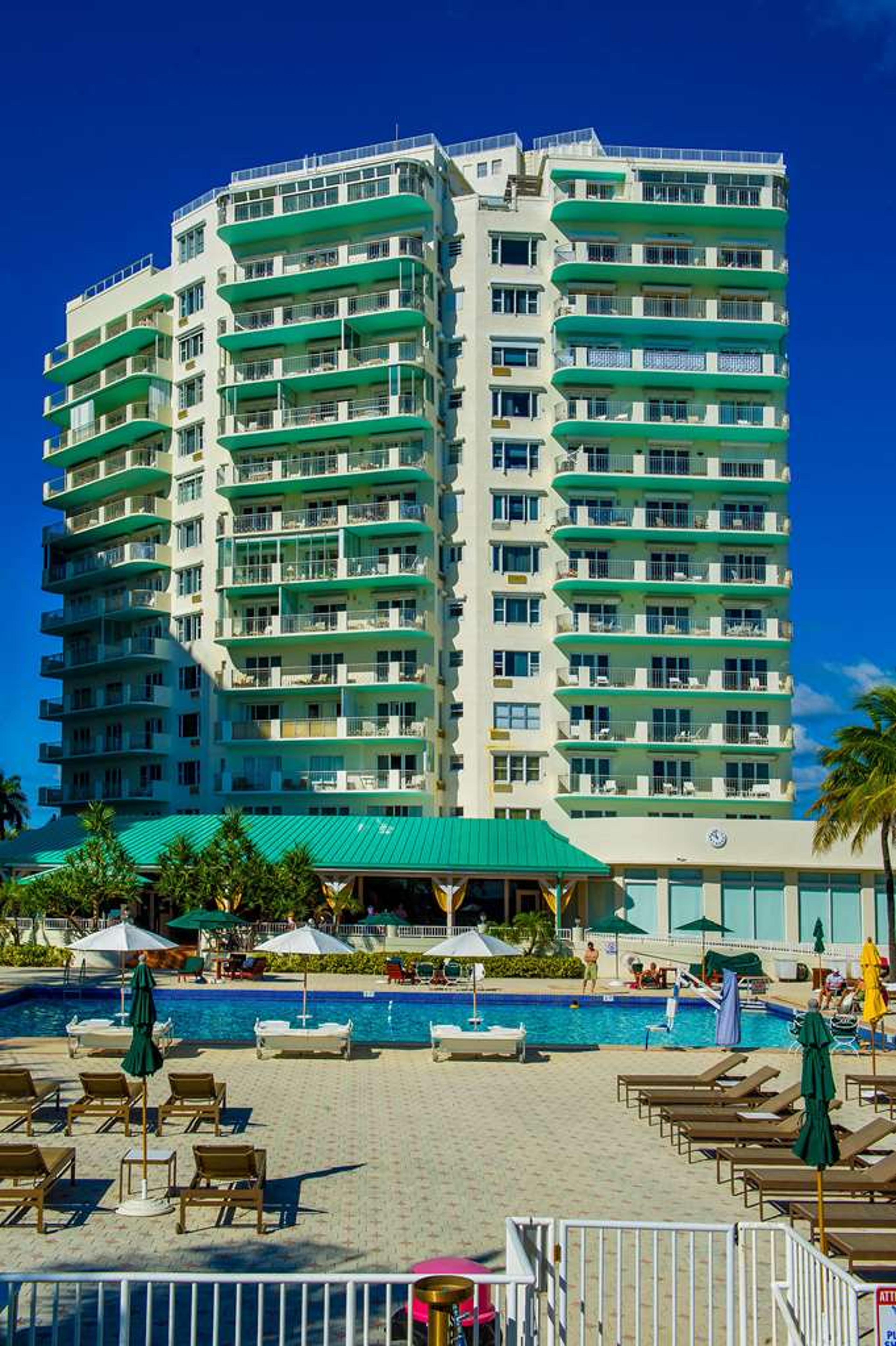 Sea View Bal Harbour Hotel