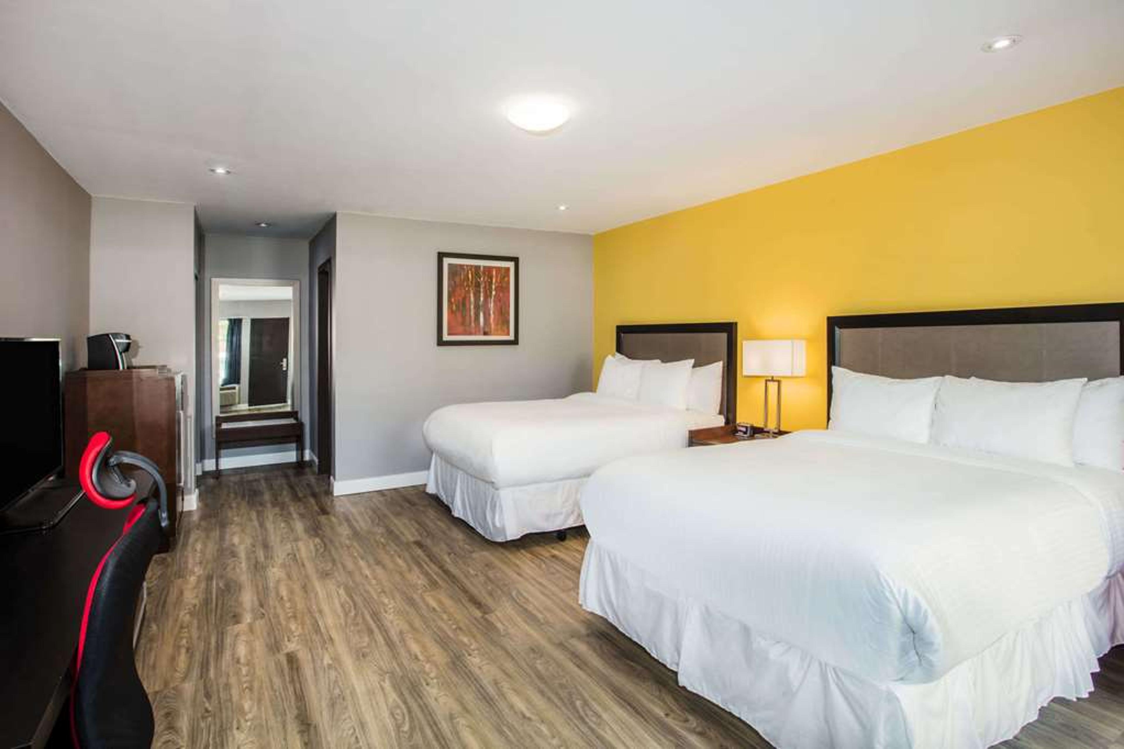 RAMADA BY WYNDHAM JACKSONS POINT