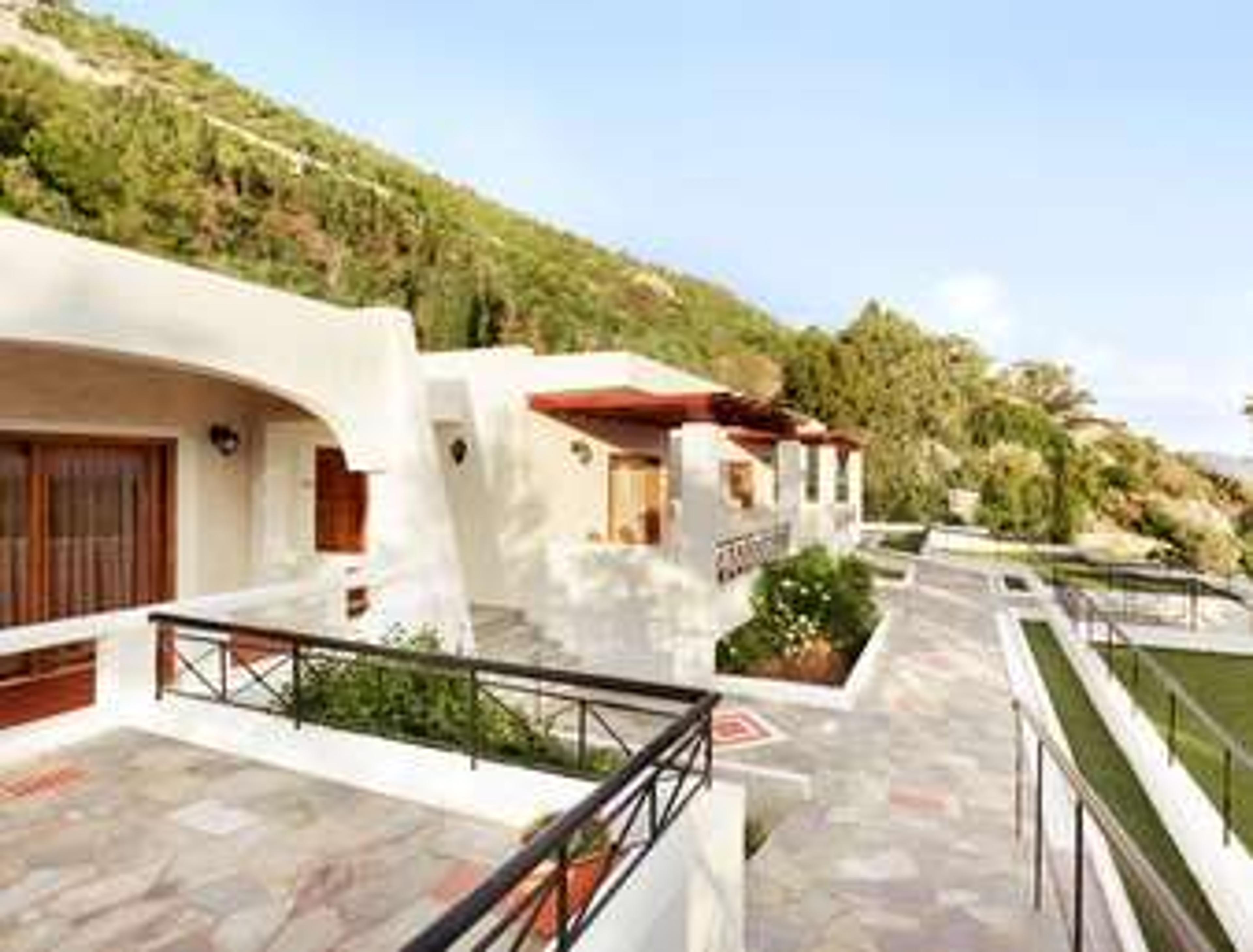 RAMADA BY WYNDHAM LOUTRAKI POSEIDON