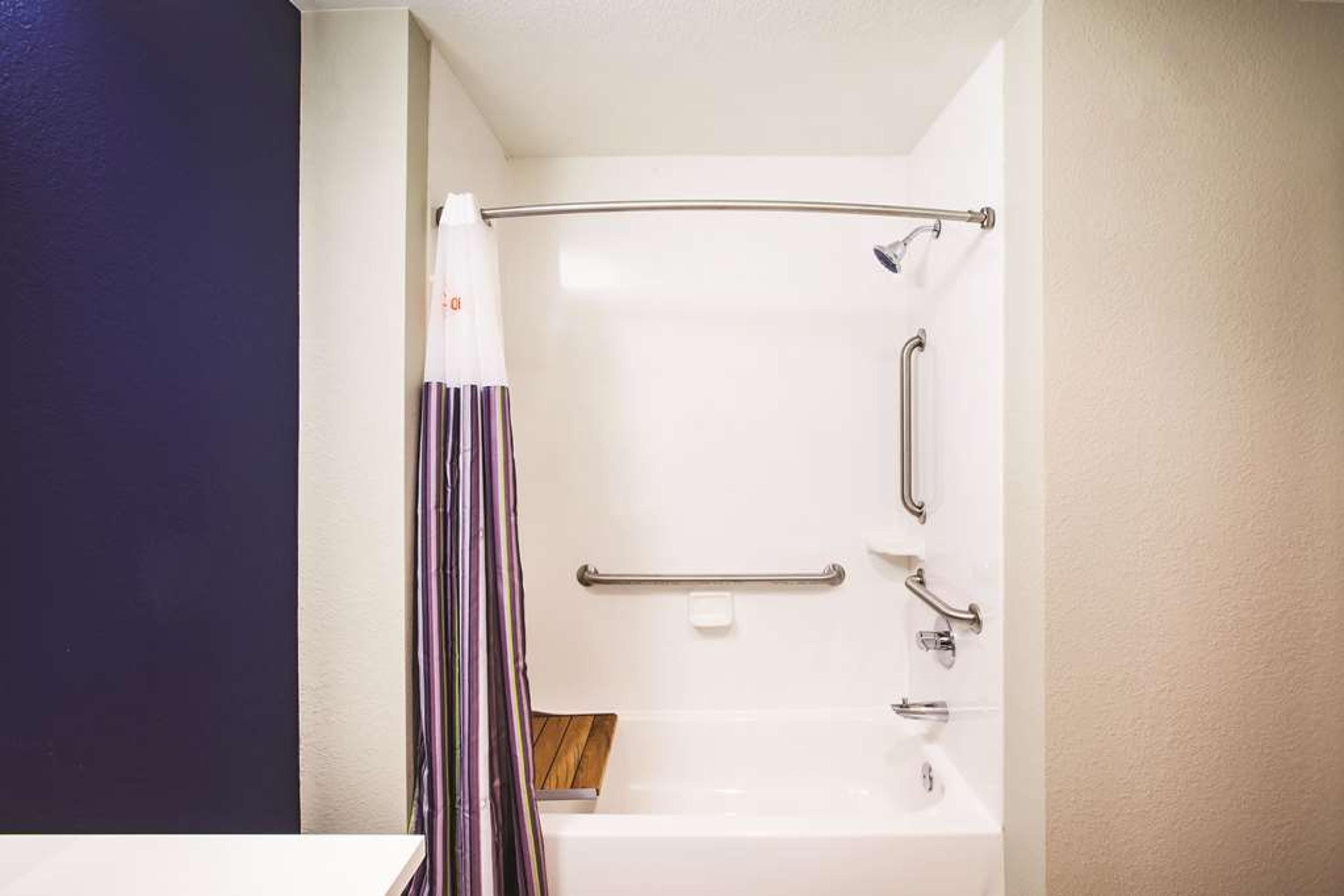 LA QUINTA INN STE WICHITA NORTHEAS