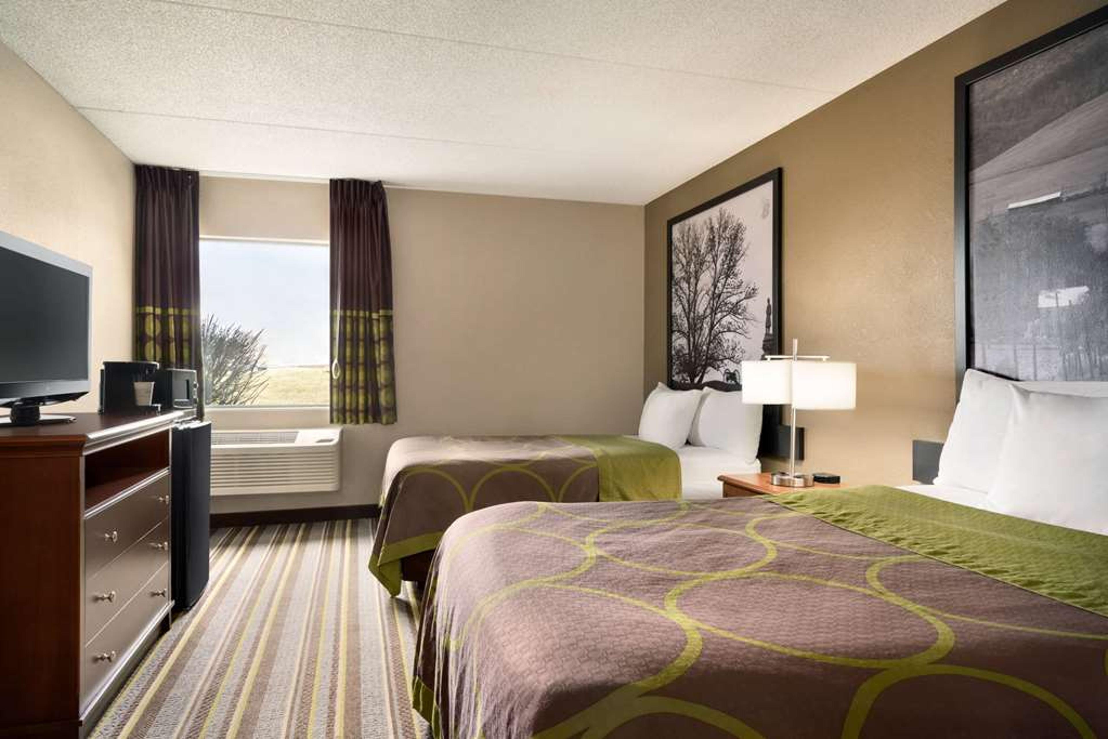 SUPER 8 BY WYNDHAM CHAMBERSBUR
