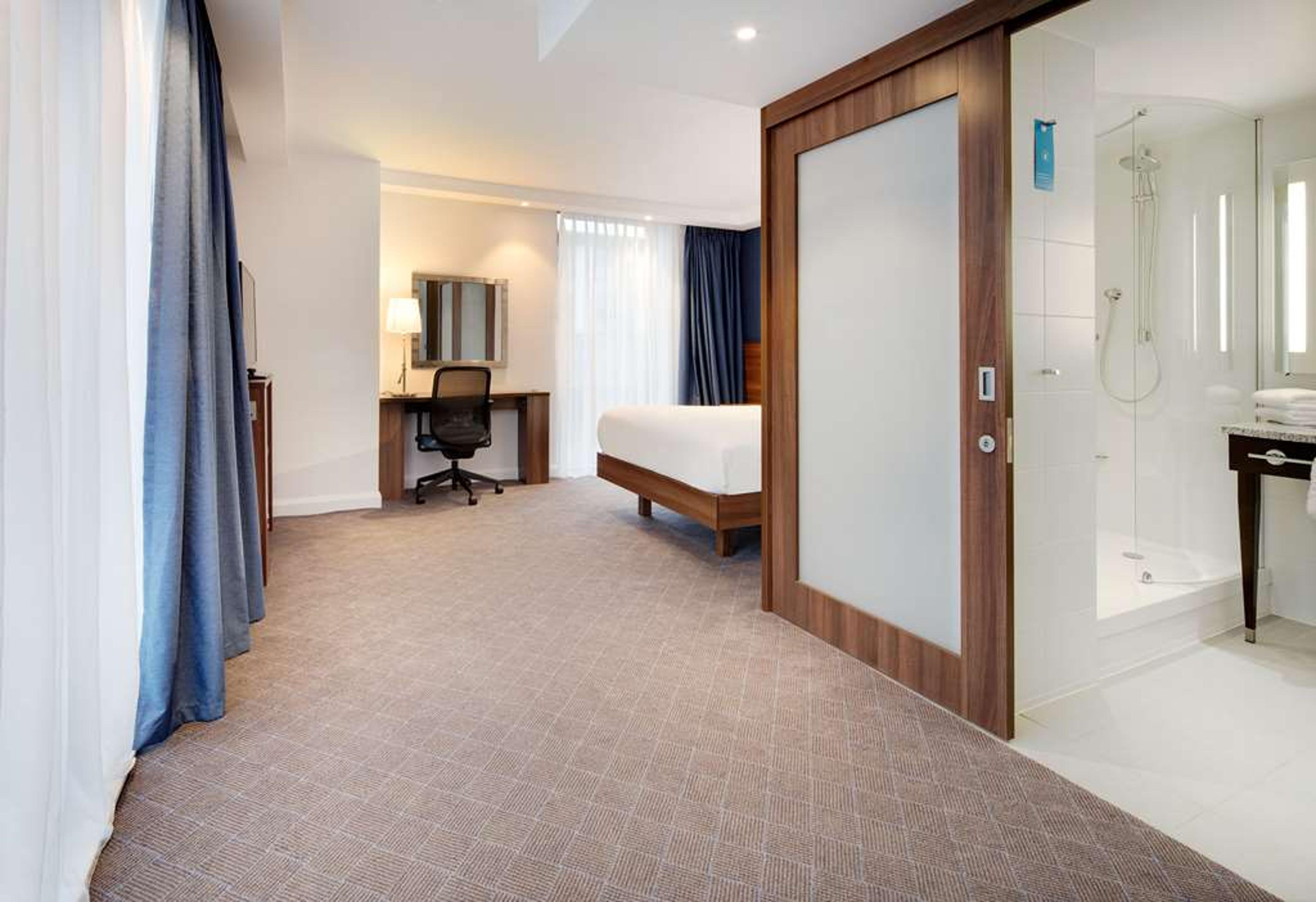 HAMPTON BY HILTON DUNDEE CITY CENTR