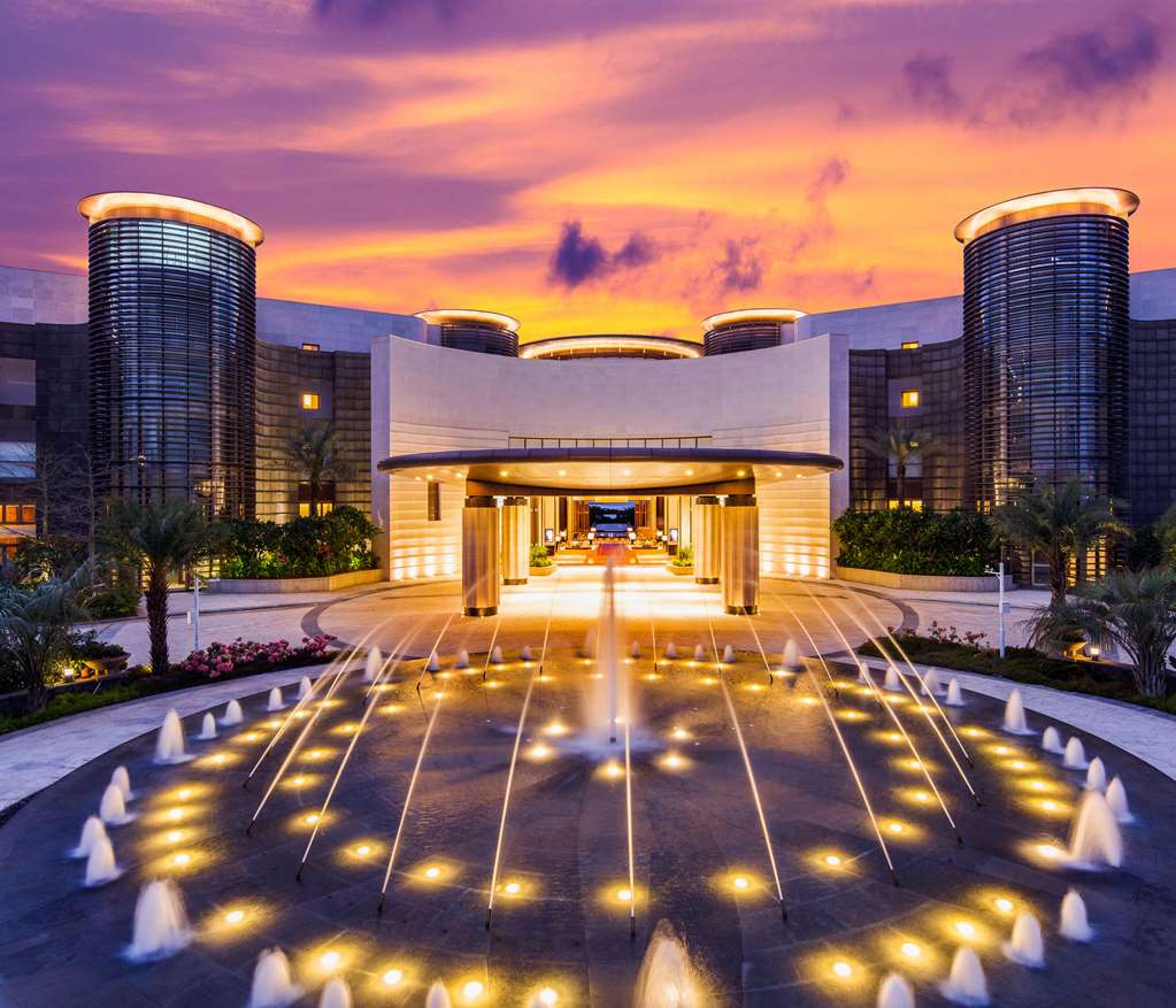 SANYA YAZHOU BAY CURIO BY HILTON