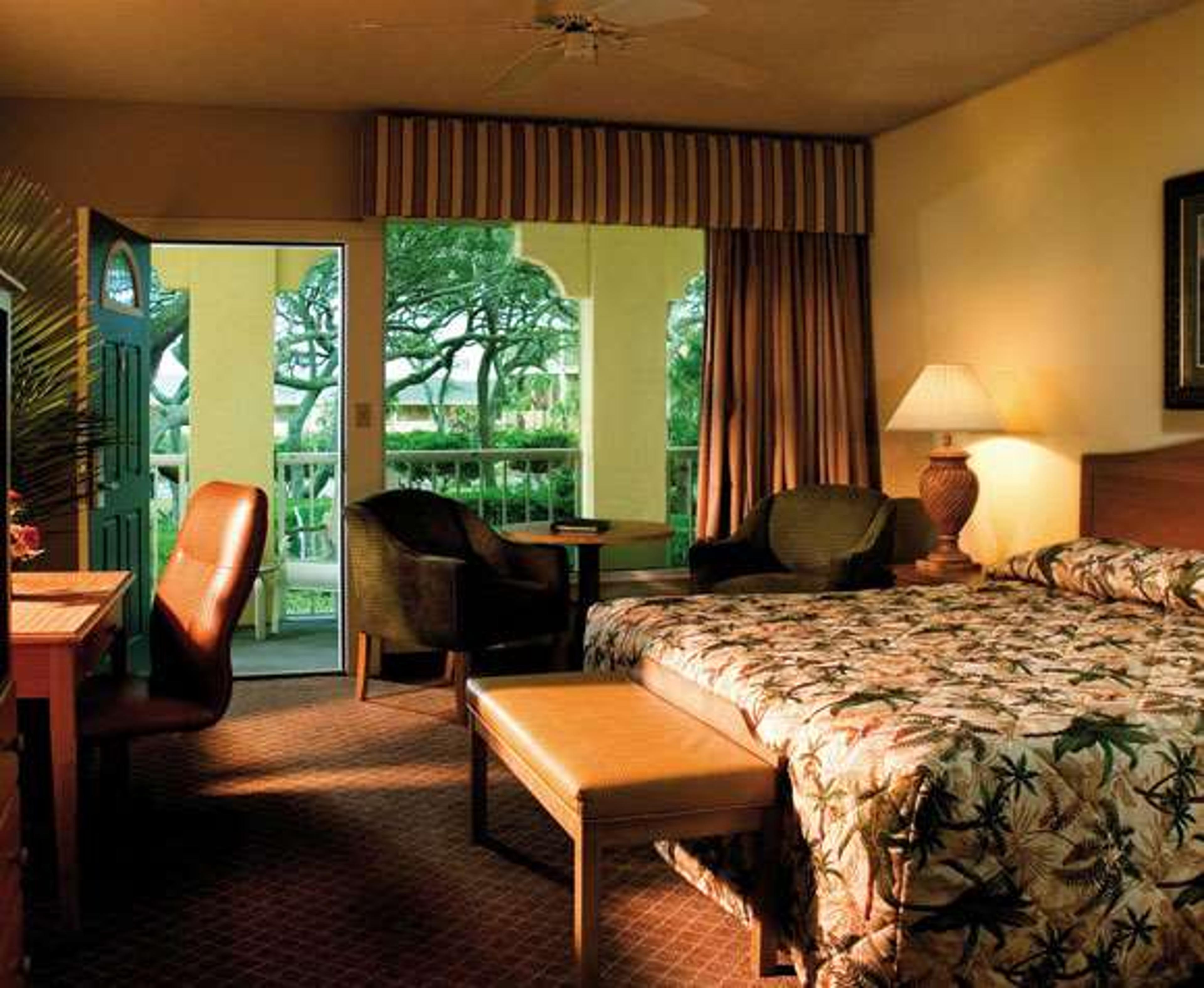BEACHVIEW CLUB HOTEL