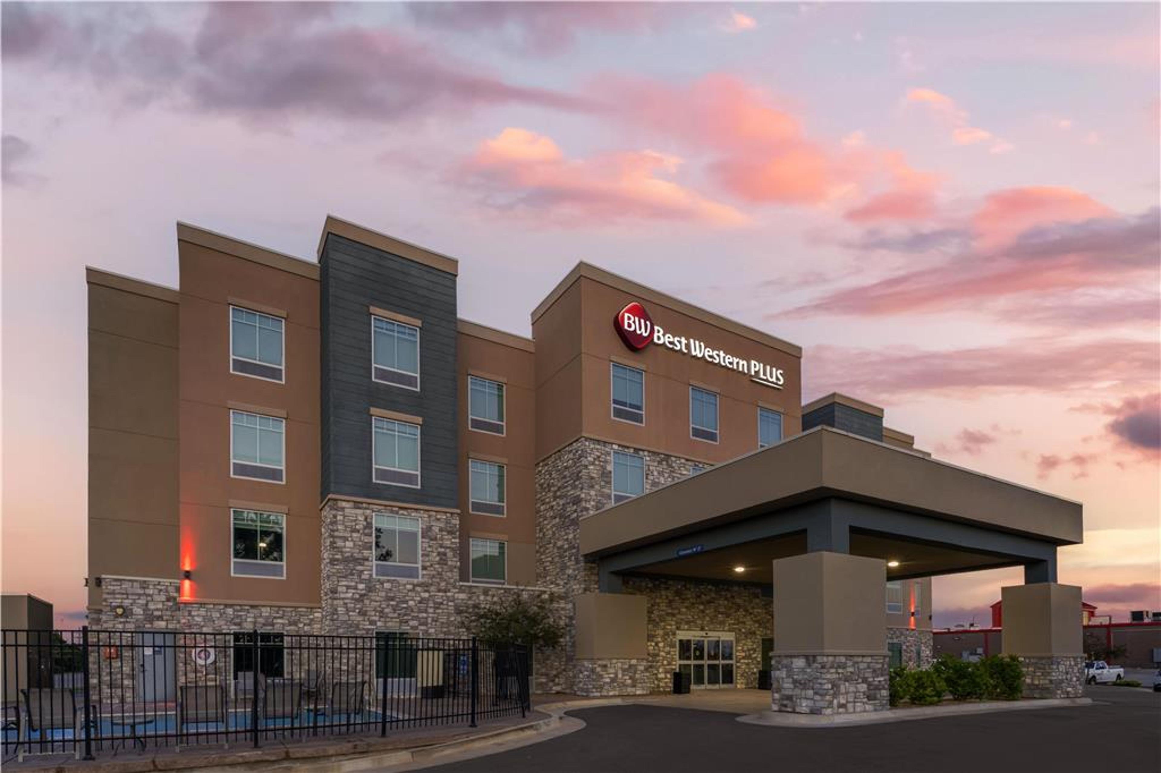 Hotel Photo 1