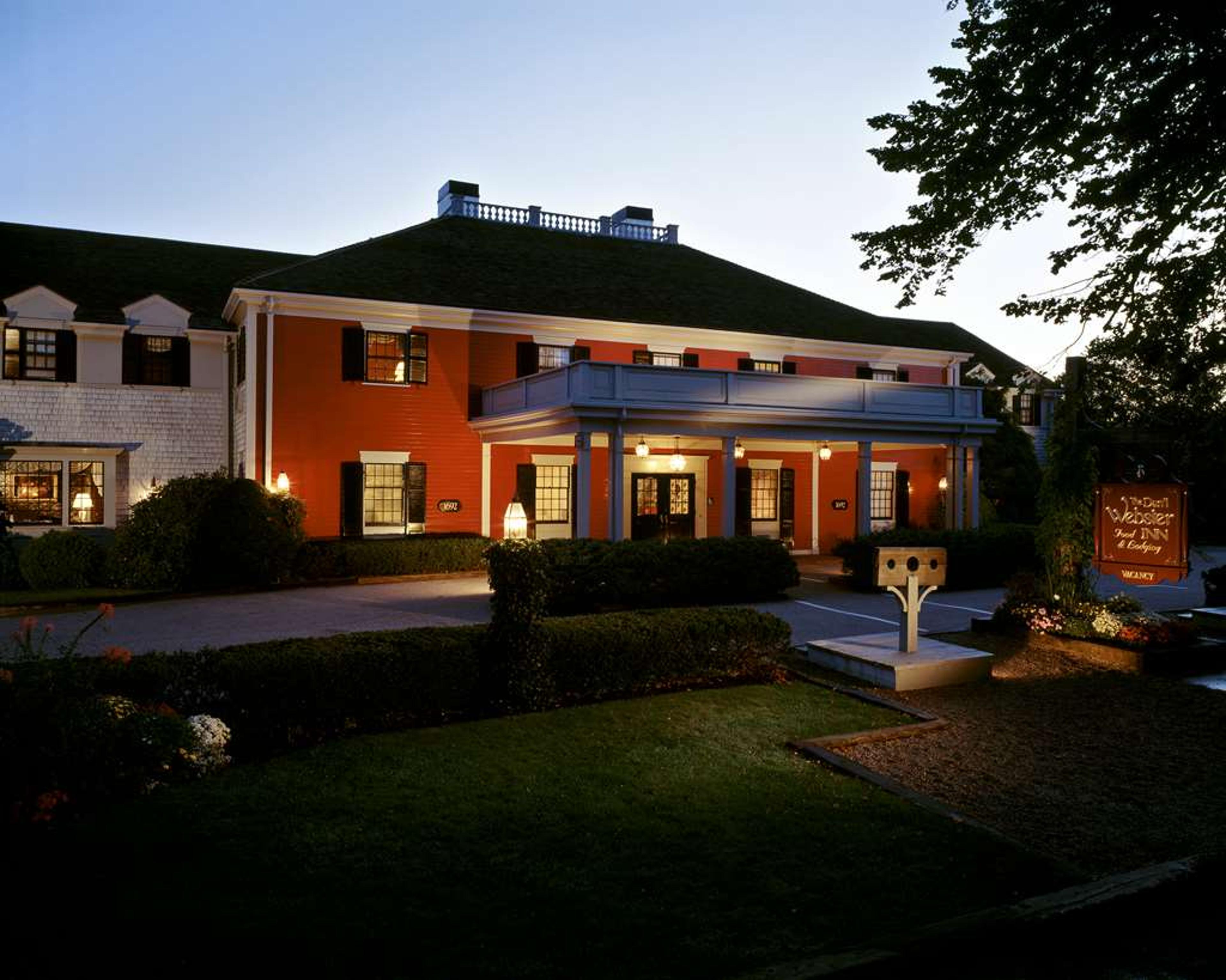 DAN I WEBSTER INN AND SPA