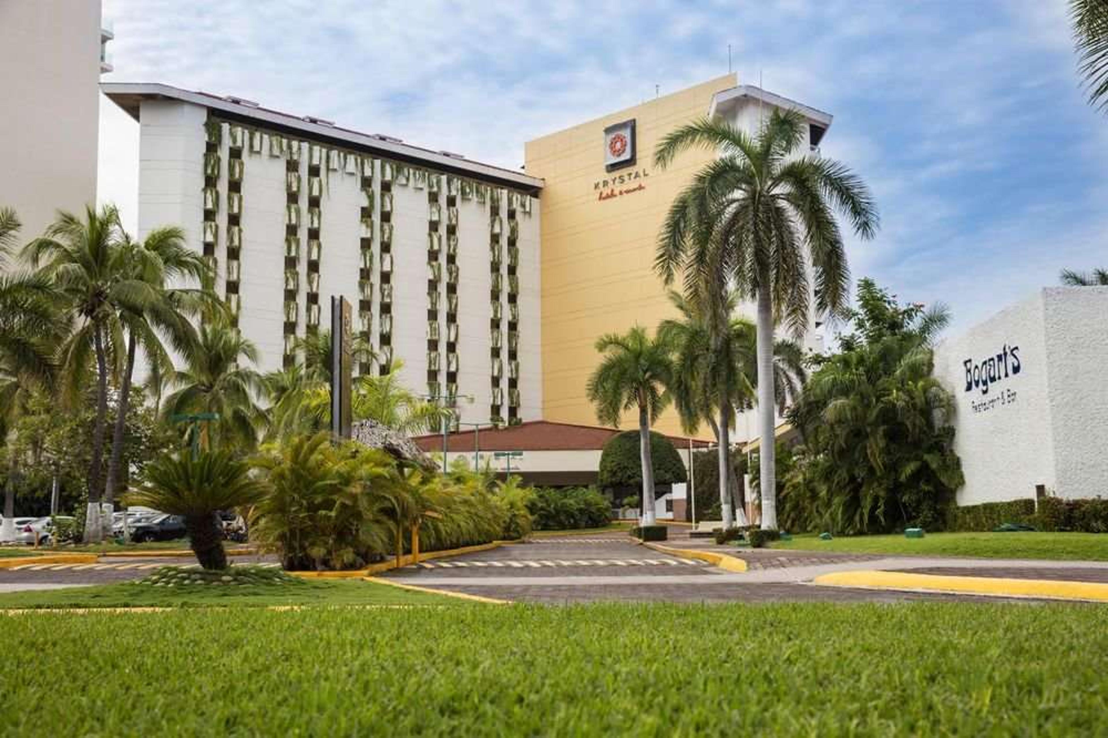 KRYSTAL IXTAPA