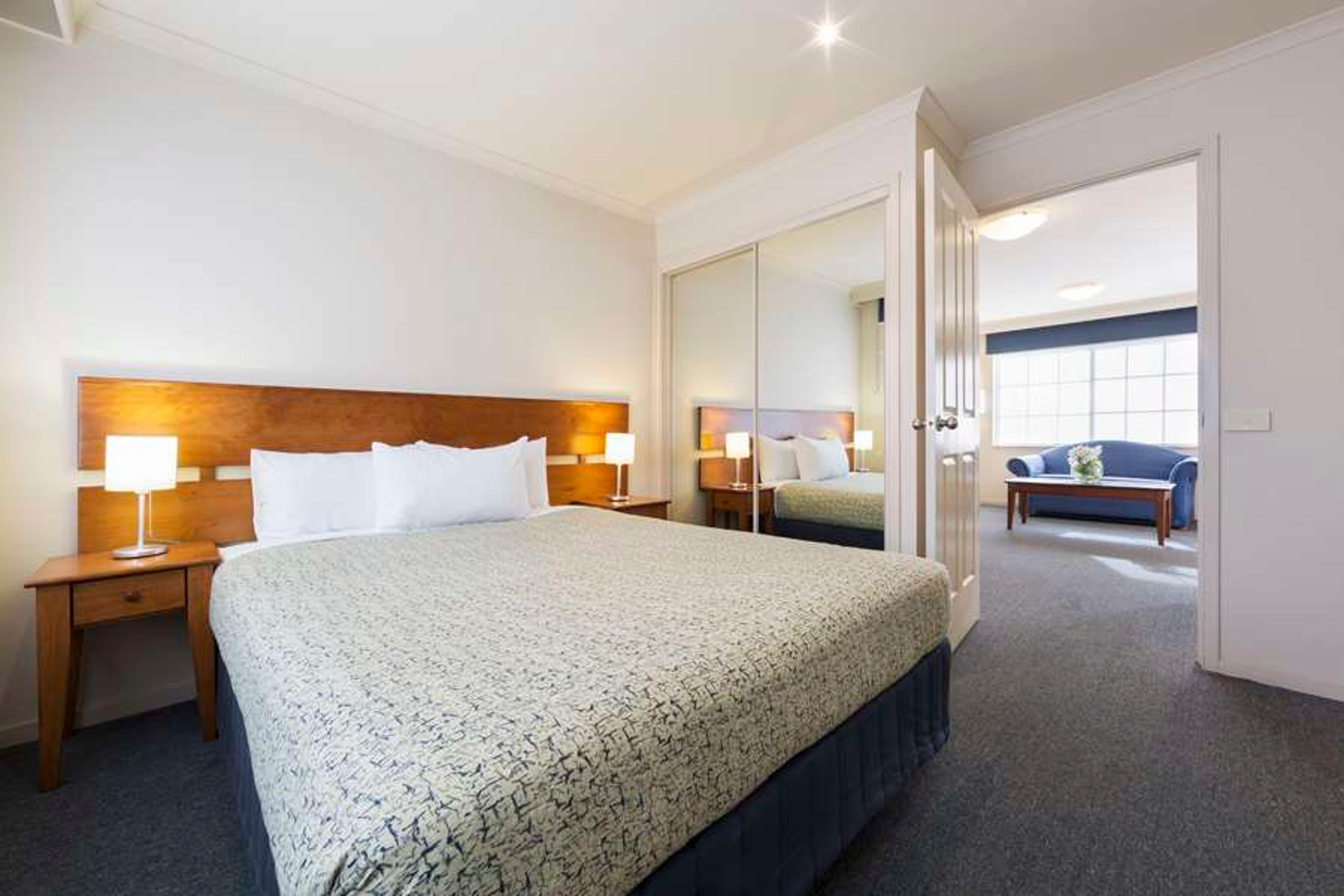 PARKLANDS CENTRAL APARTMENT HOTEL