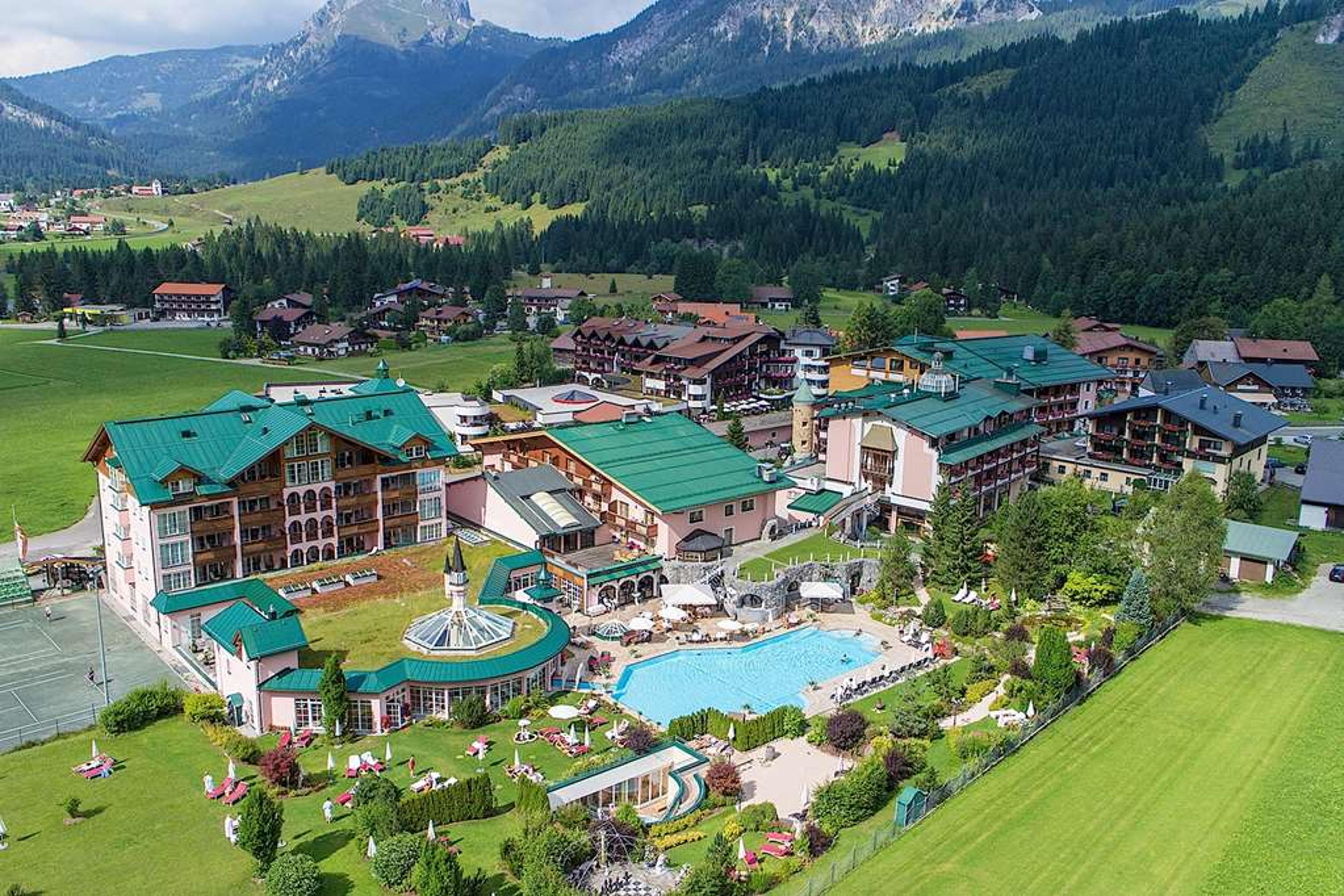 TRAUMHOTEL LIEBES ROT-FLUH
